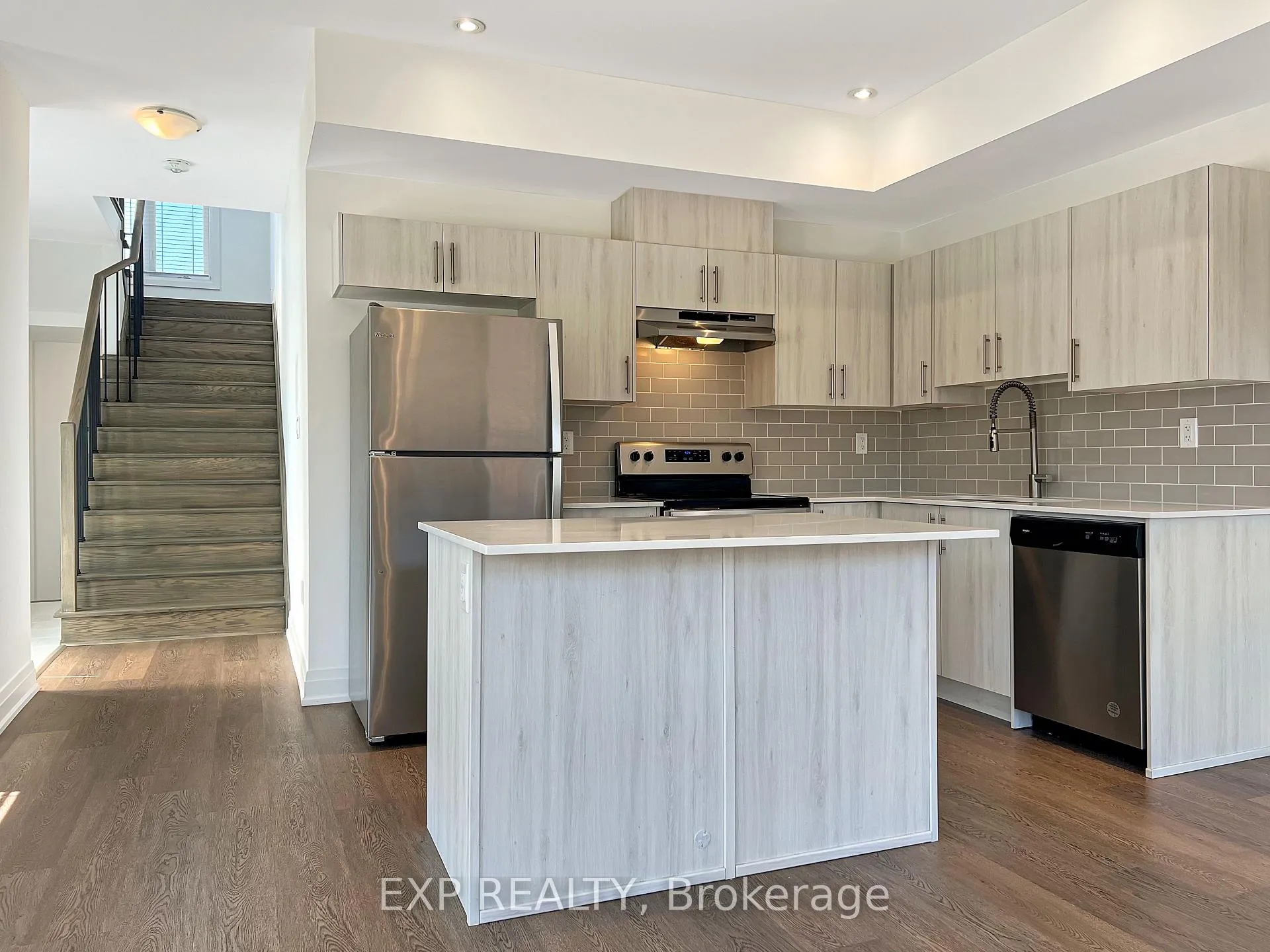 Photo 7 of 2 Haven Lane, Barrie, Painswick South — HOMEH