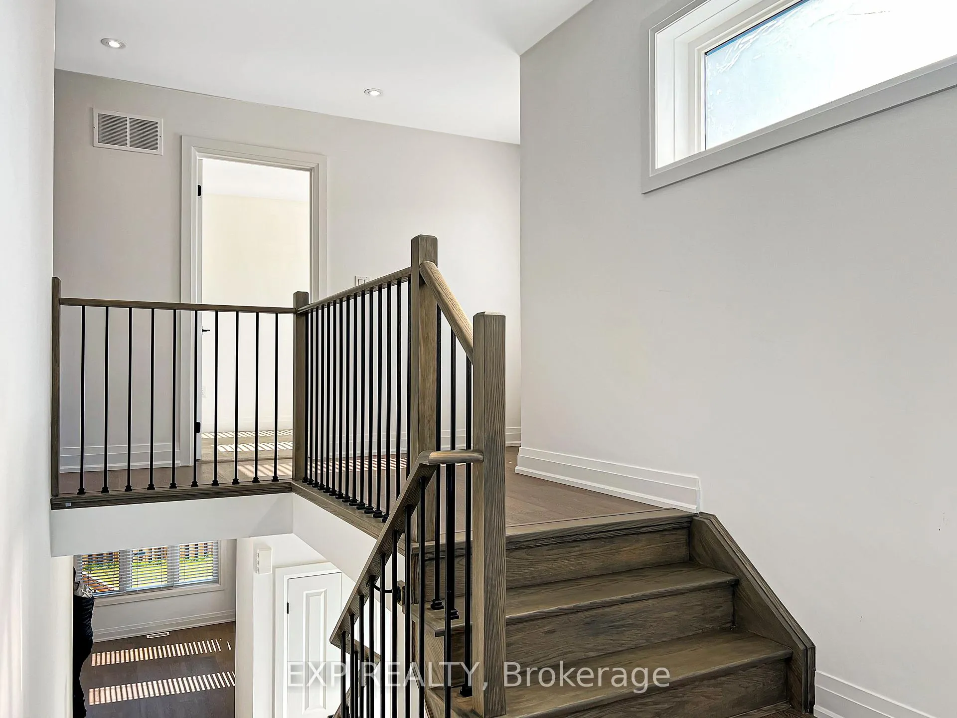 Photo 12 of 2 Haven Lane, Barrie, Painswick South — HOMEH
