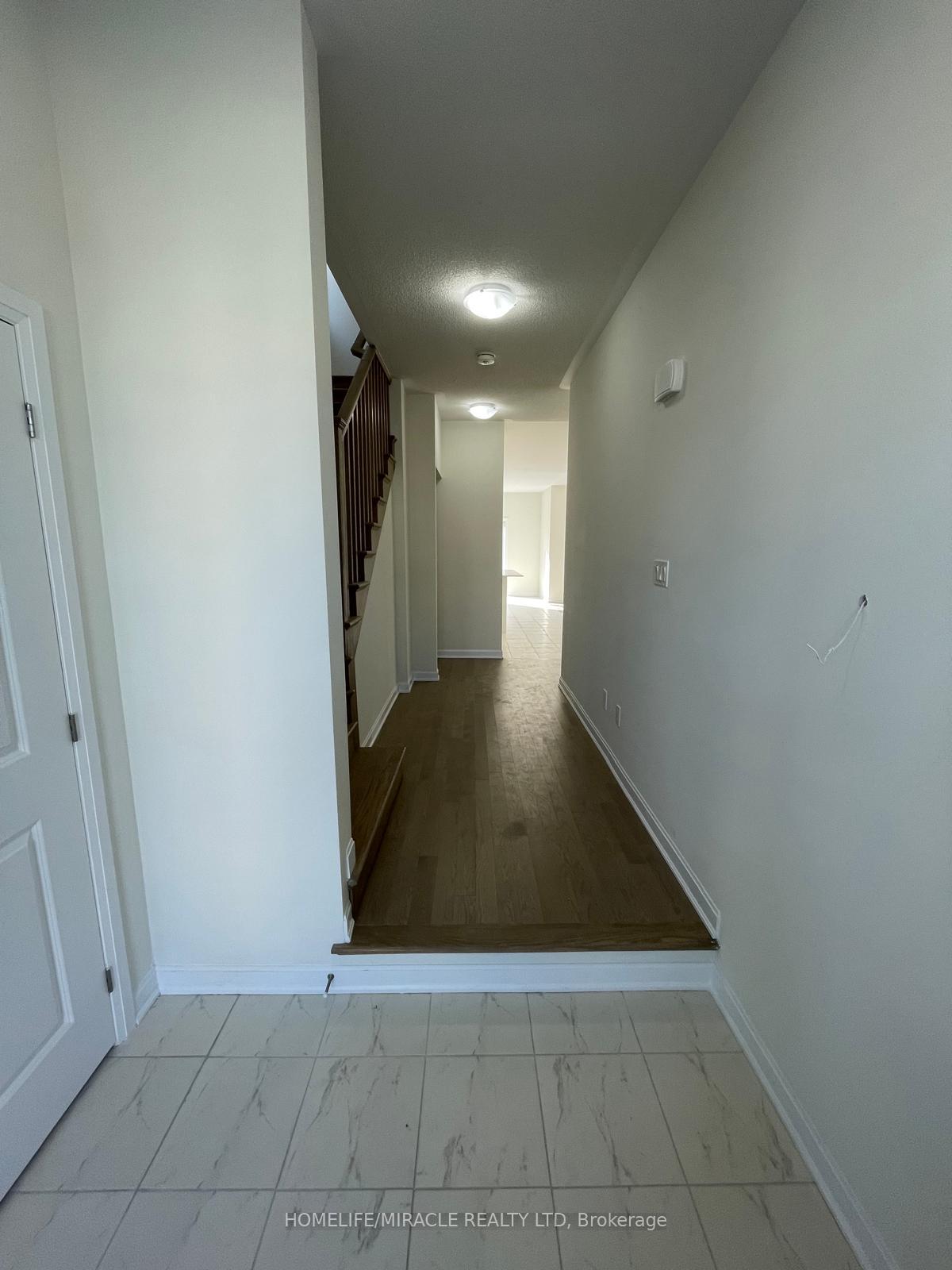 Photo 3 of 91 Oakmont Drive, Loyalist, Bath — HOMEH