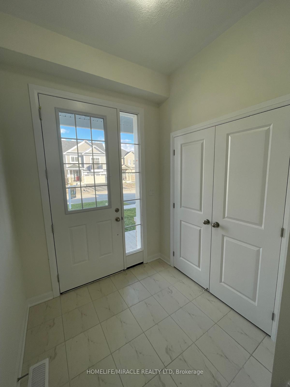 Photo 5 of 91 Oakmont Drive, Loyalist, Bath — HOMEH