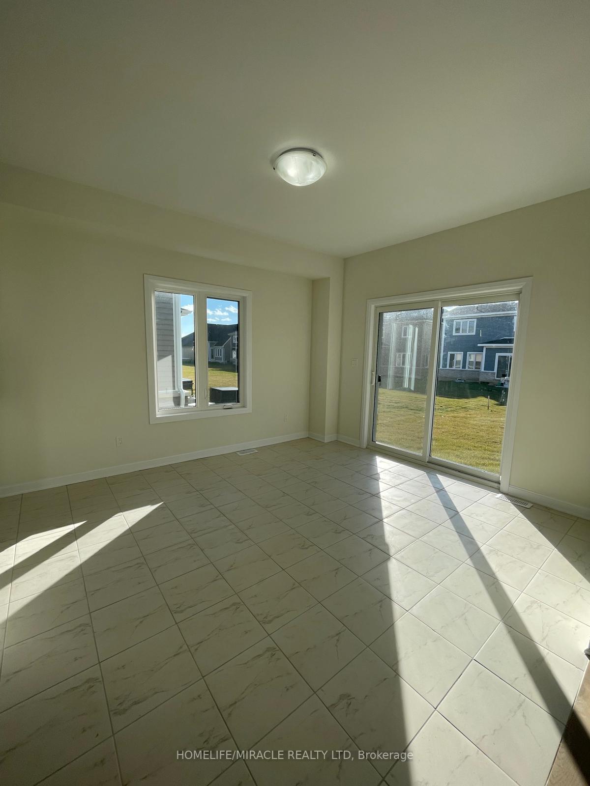 Photo 11 of 91 Oakmont Drive, Loyalist, Bath — HOMEH