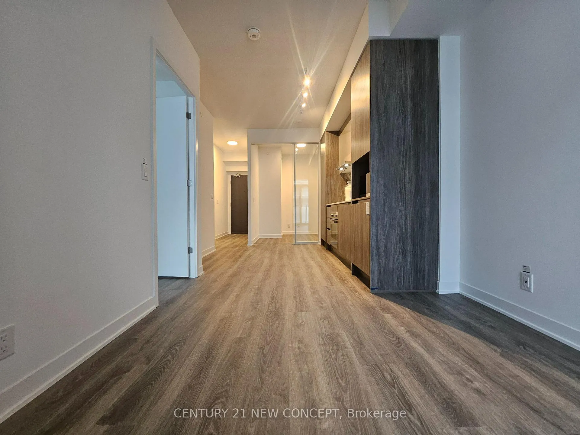 Photo 3 of Unit 3108, 180 Front Street E, Toronto, Moss Park — HOMEH
