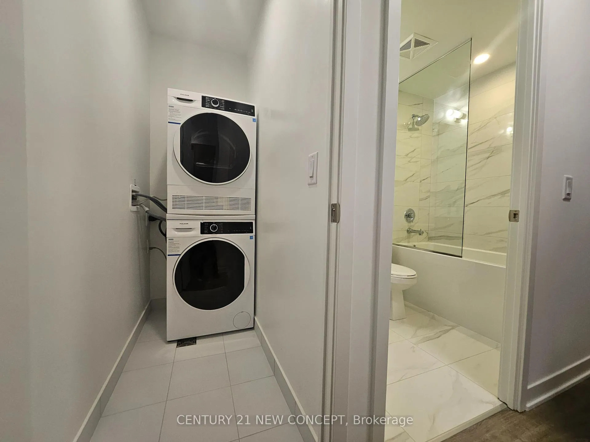 Photo 8 of Unit 3108, 180 Front Street E, Toronto, Moss Park — HOMEH