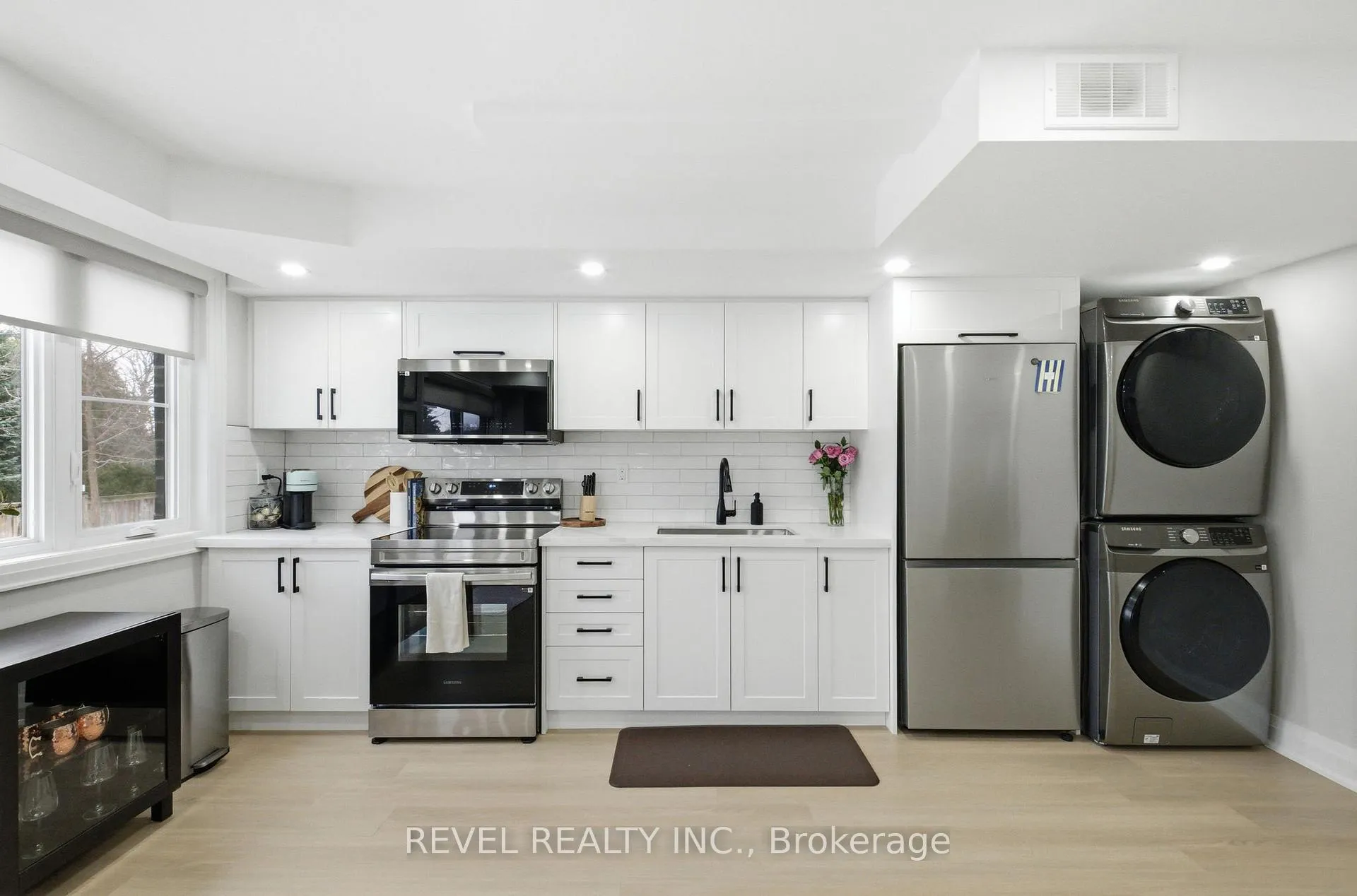 Photo 10 of 69 Pine Gate Place, Whitby, Williamsburg — HOMEH