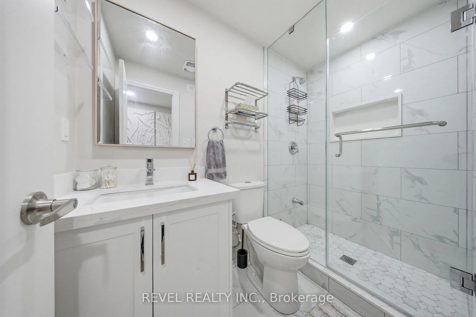 Photo 15 of 69 Pine Gate Place, Whitby, Williamsburg — HOMEH