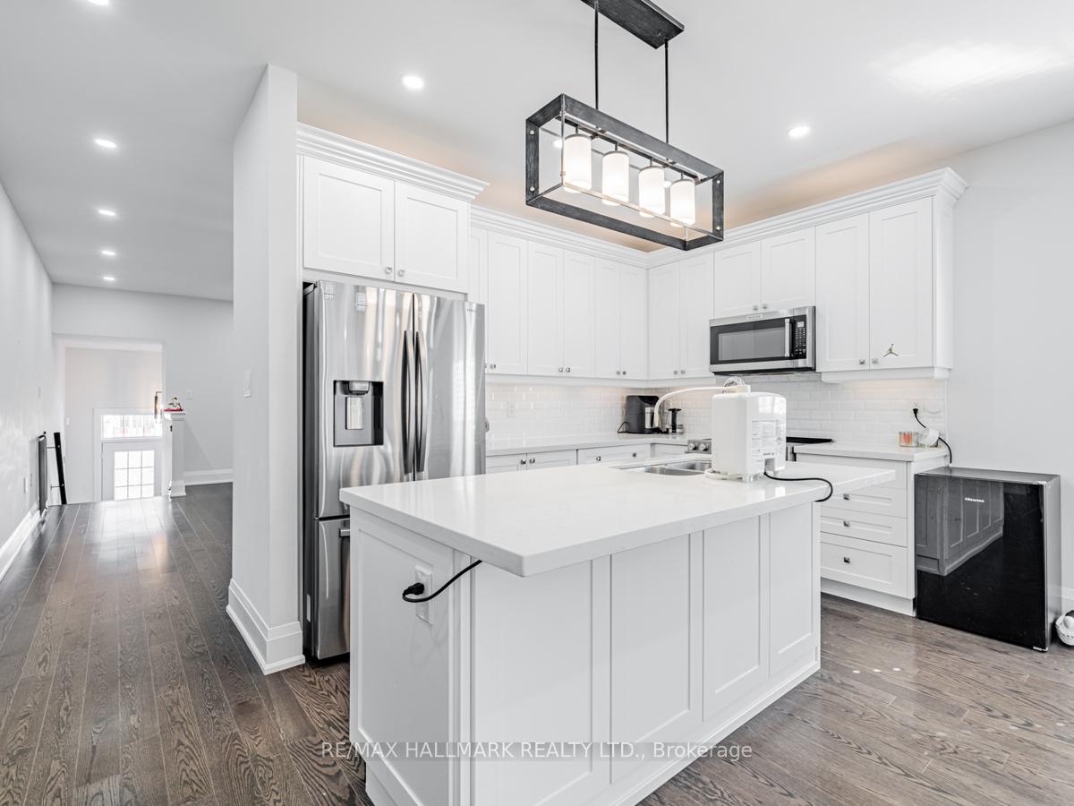 Photo 3 of 1538 Farrow Crescent, Innisfil, Rural Innisfil — HOMEH