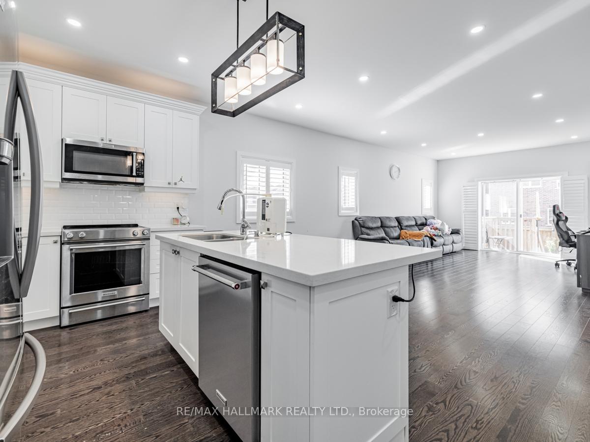 Photo 8 of 1538 Farrow Crescent, Innisfil, Rural Innisfil — HOMEH