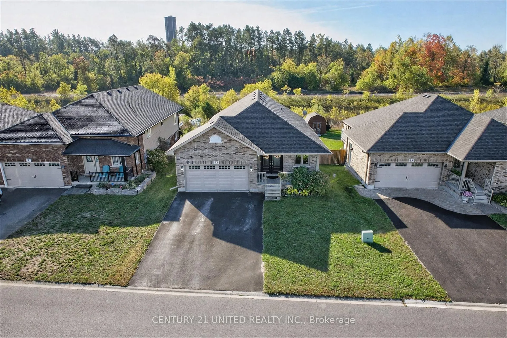 Photo 2 of 13 Millpond Lane, Asphodel-Norwood, Norwood — HOMEH