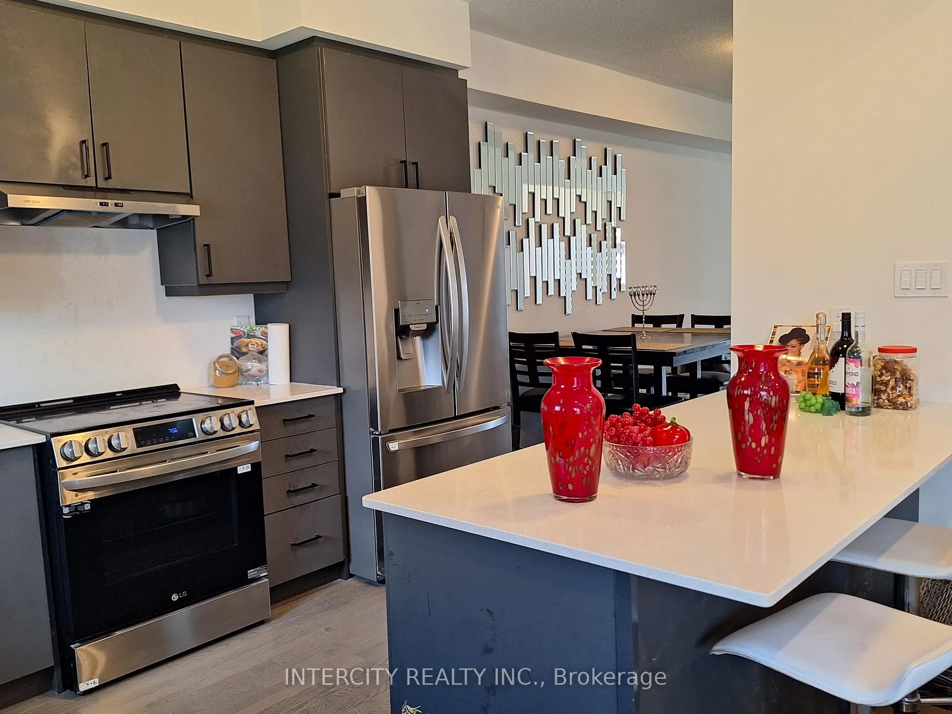 Photo 6 of 343 Quebec Street, Clearview, Stayner — HOMEH