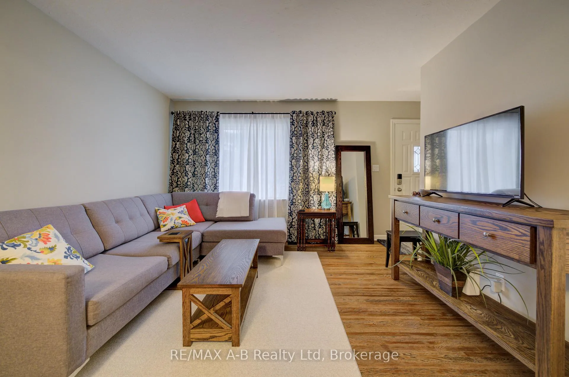Photo 4 of 30 Arthur Street, Stratford — HOMEH