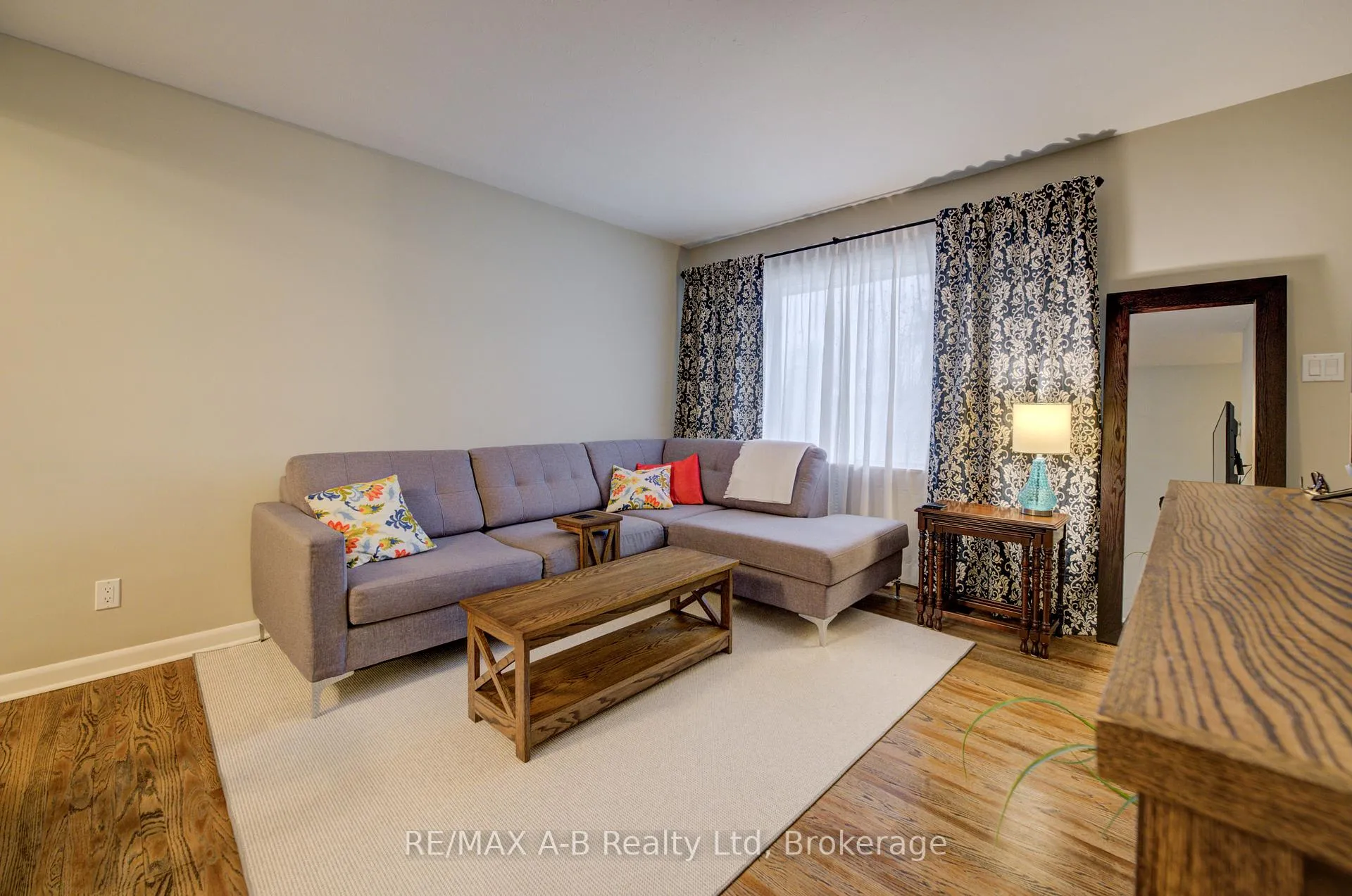 Photo 5 of 30 Arthur Street, Stratford — HOMEH