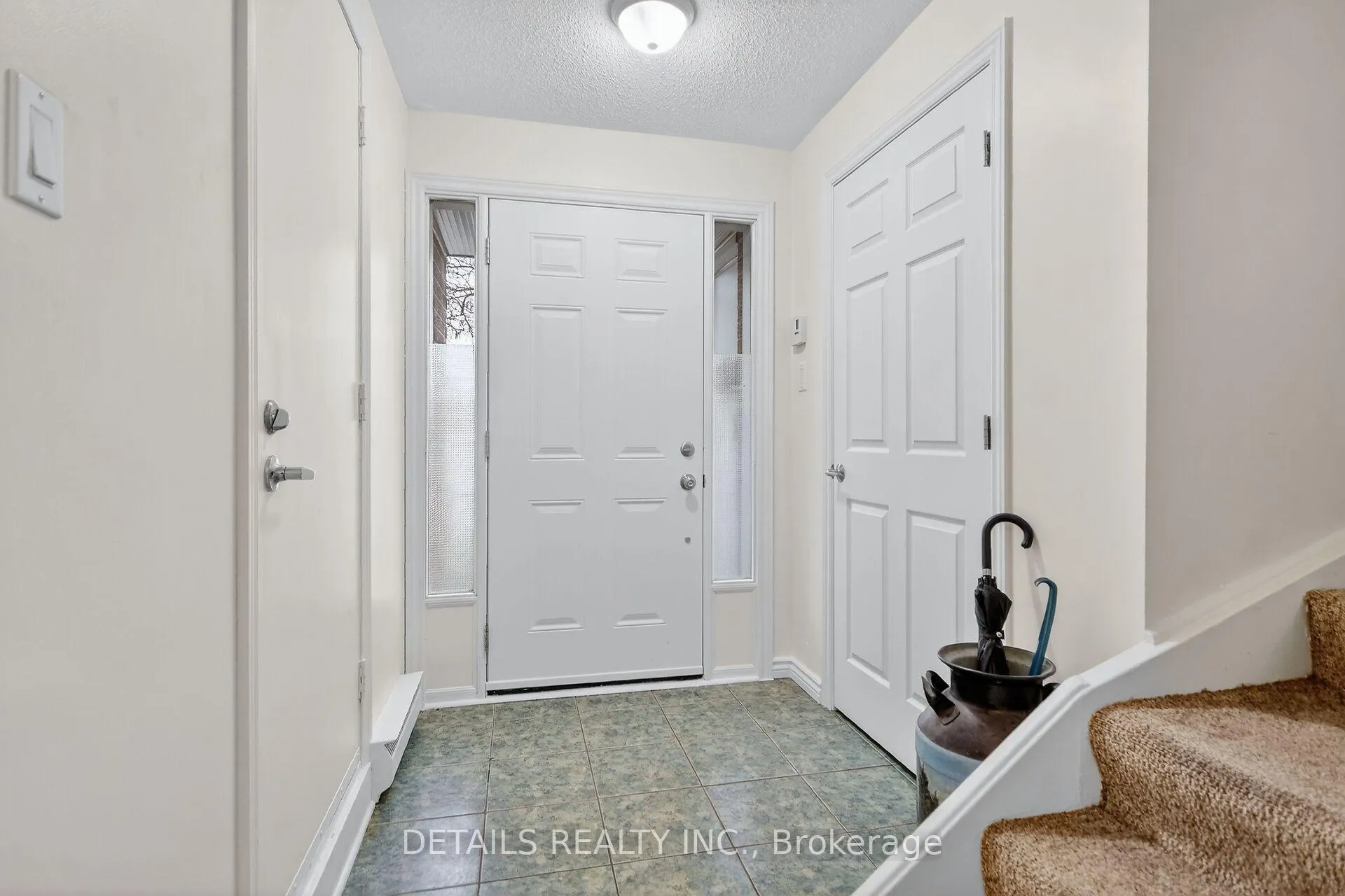 Front of Unit 5, 40 Appleby Private