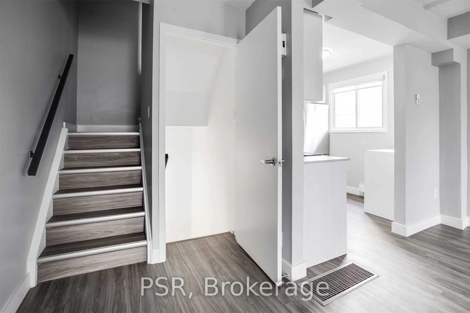 Photo 18 of Unit 17, 2 Blackthorn Avenue, Toronto, Weston-Pellam Park — HOMEH
