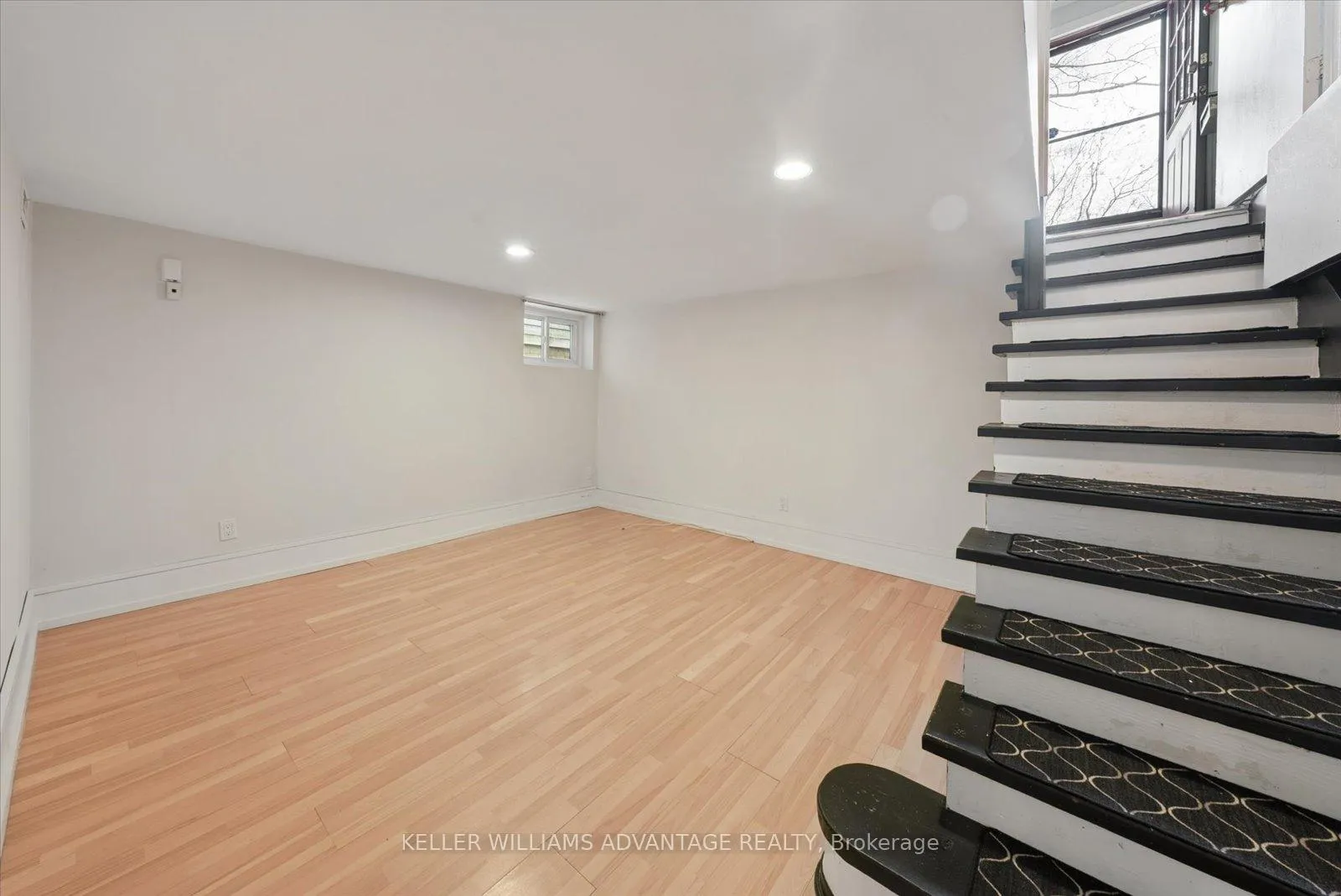 Photo 6 of Unit Lower, 328 Cedarvale Avenue, Toronto, Woodbine-Lumsden — HOMEH