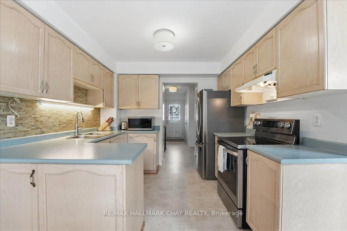 Photo 13 of Unit 26, 120 D'ambrosio Drive, Barrie, Painswick North — HOMEH