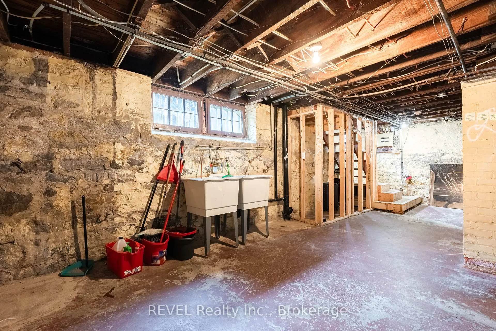 Photo 33 of 17 Beecher Street, St. Catharines, Downtown — HOMEH