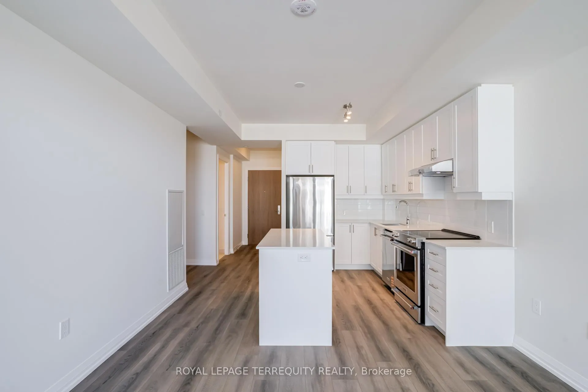 Photo 10 of Unit 215, 27 Korda Gate, Vaughan, Concord — HOMEH