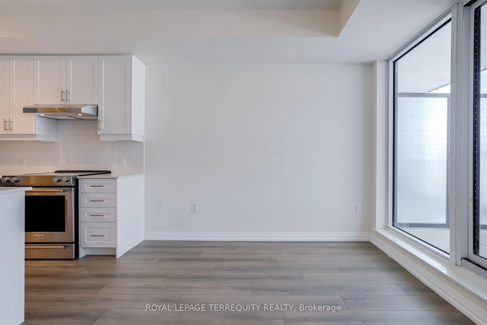 Photo 12 of Unit 215, 27 Korda Gate, Vaughan, Concord — HOMEH