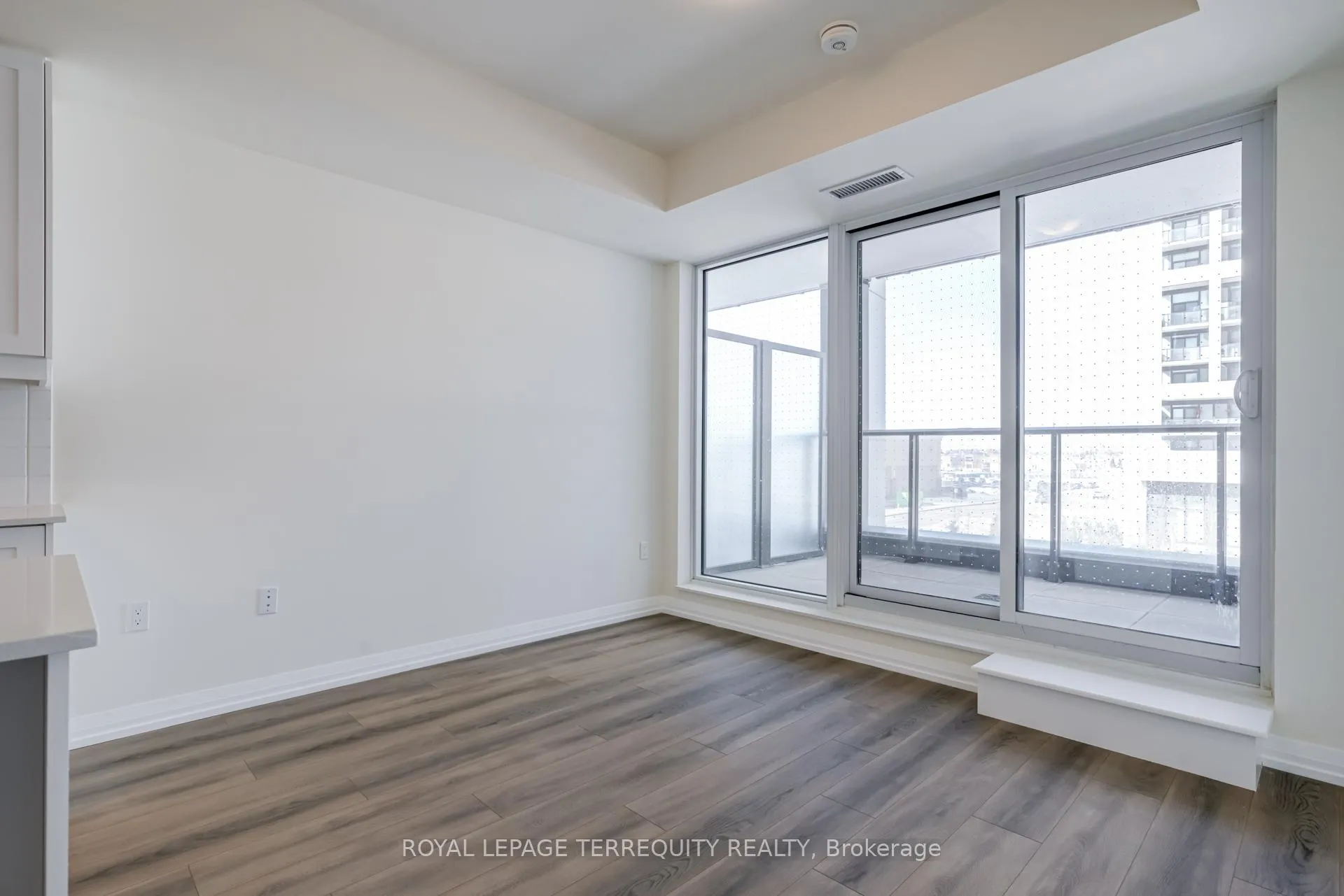 Photo 13 of Unit 215, 27 Korda Gate, Vaughan, Concord — HOMEH
