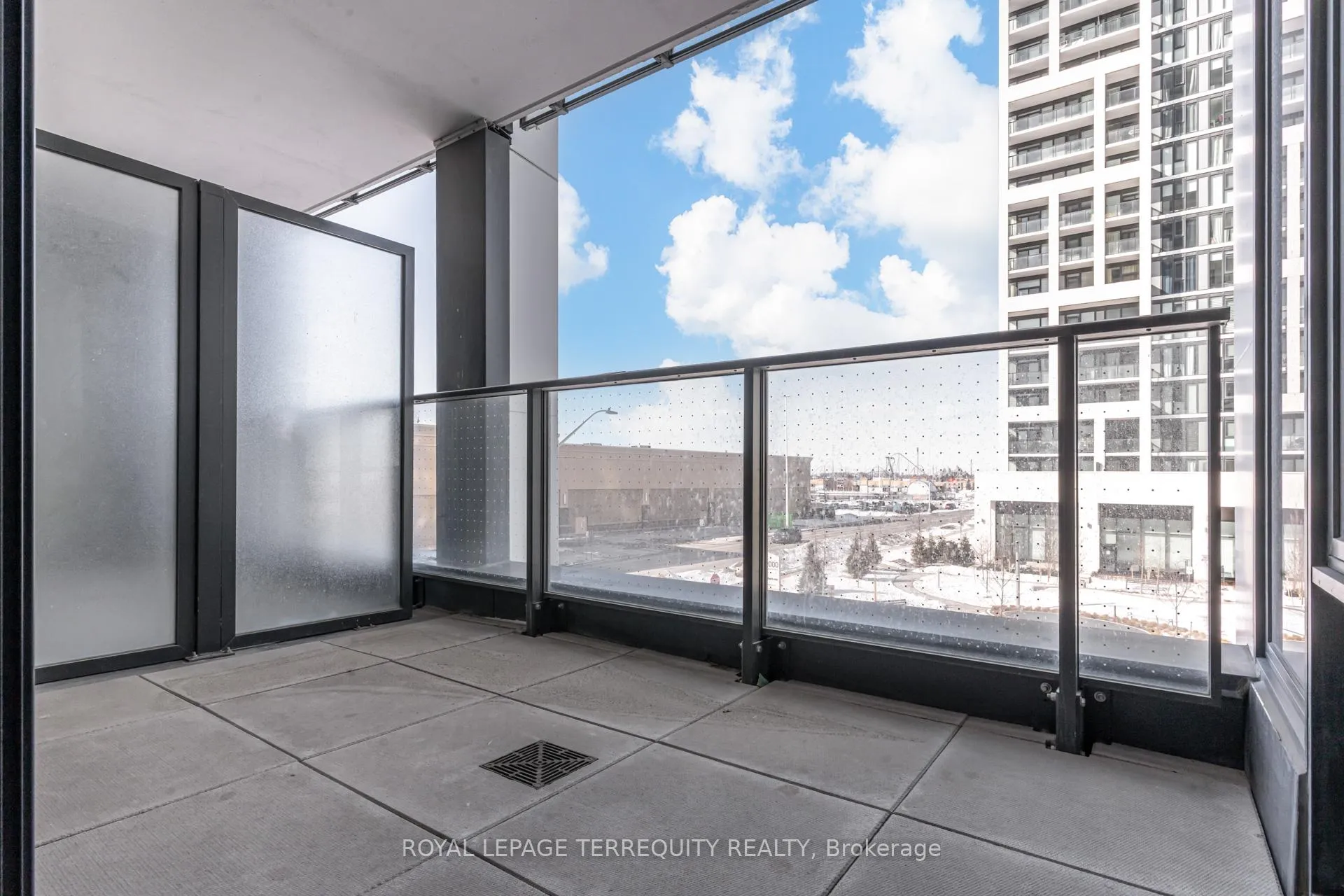 Photo 15 of Unit 215, 27 Korda Gate, Vaughan, Concord — HOMEH