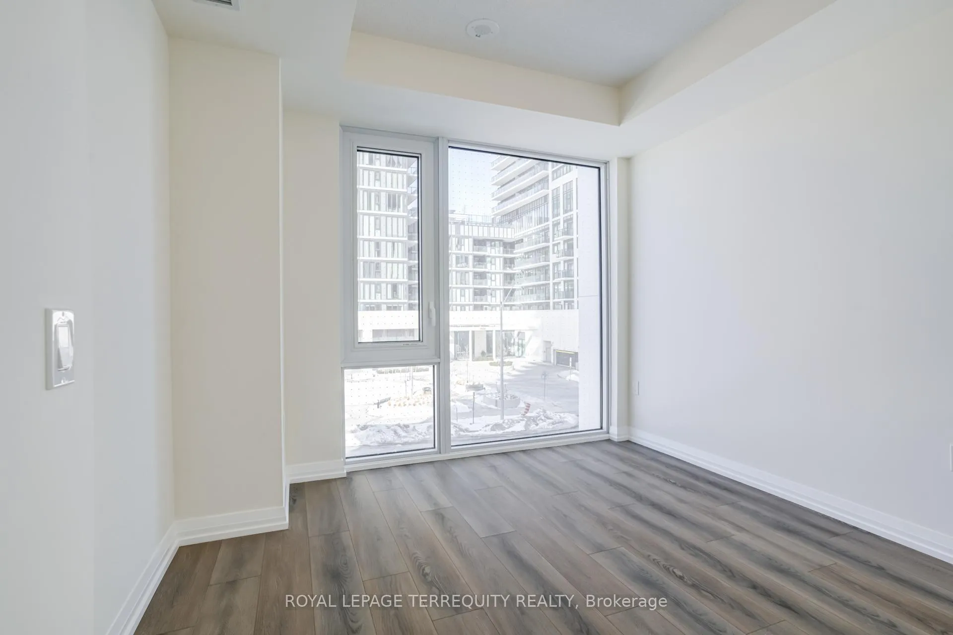 Photo 17 of Unit 215, 27 Korda Gate, Vaughan, Concord — HOMEH