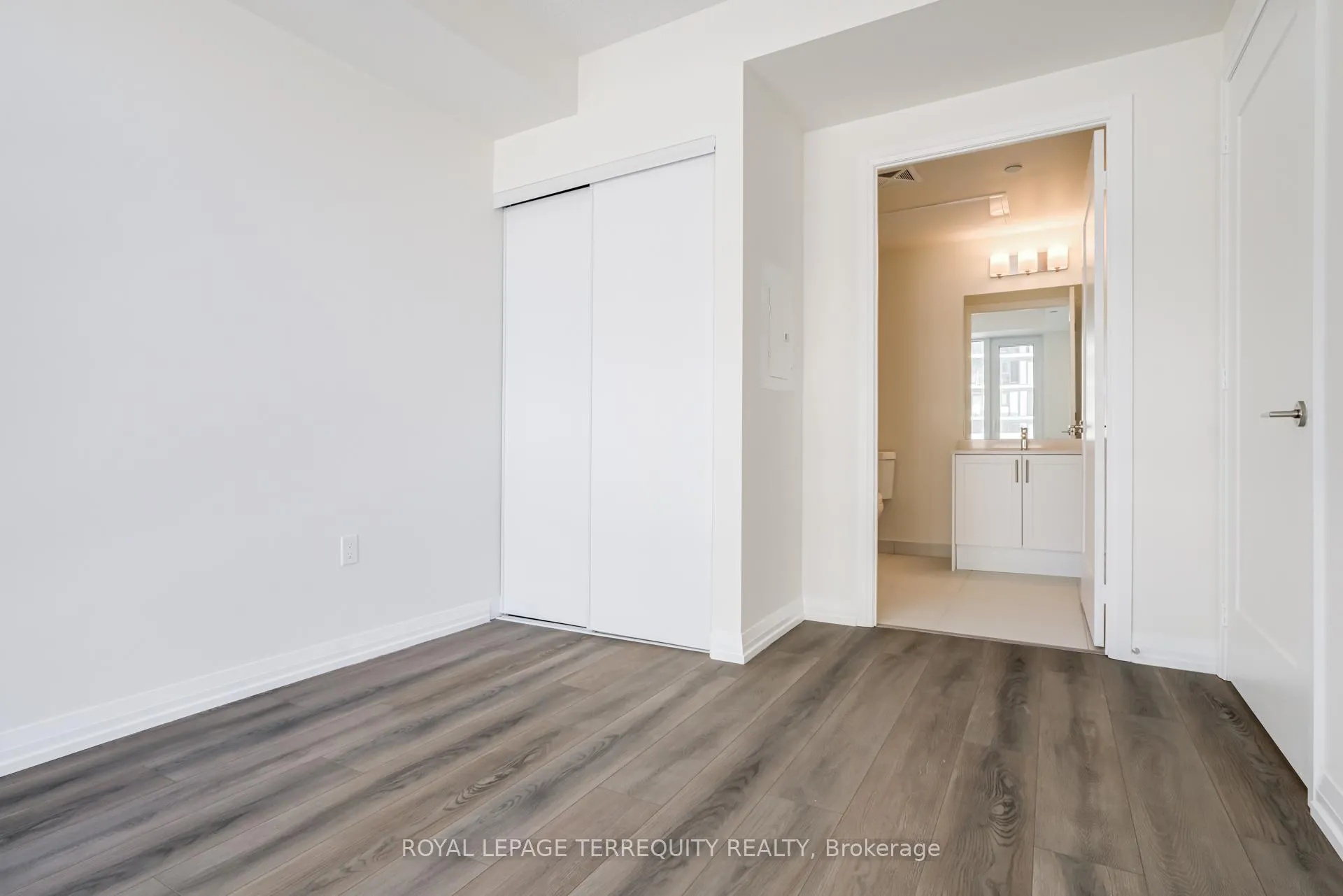 Photo 19 of Unit 215, 27 Korda Gate, Vaughan, Concord — HOMEH