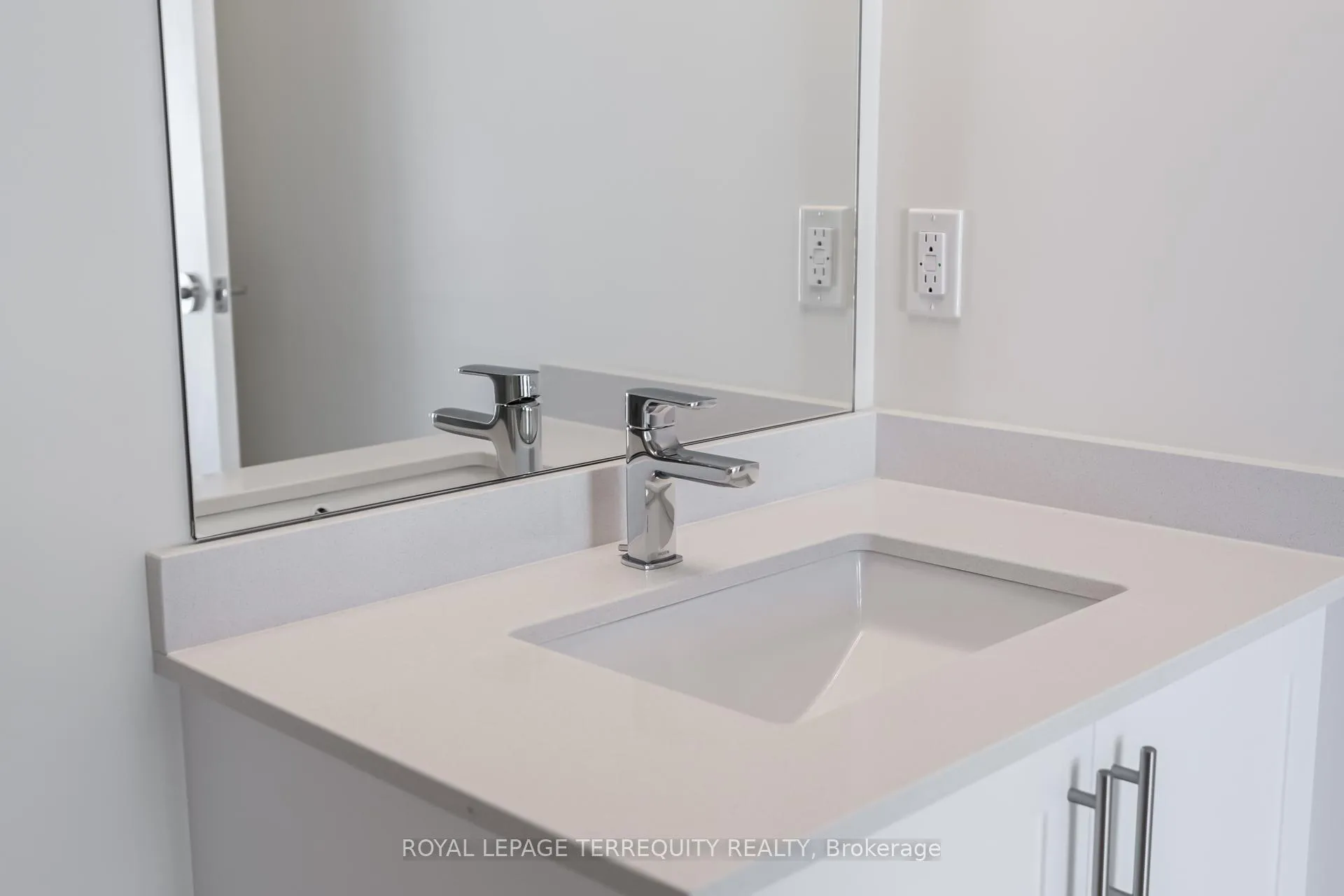 Photo 21 of Unit 215, 27 Korda Gate, Vaughan, Concord — HOMEH