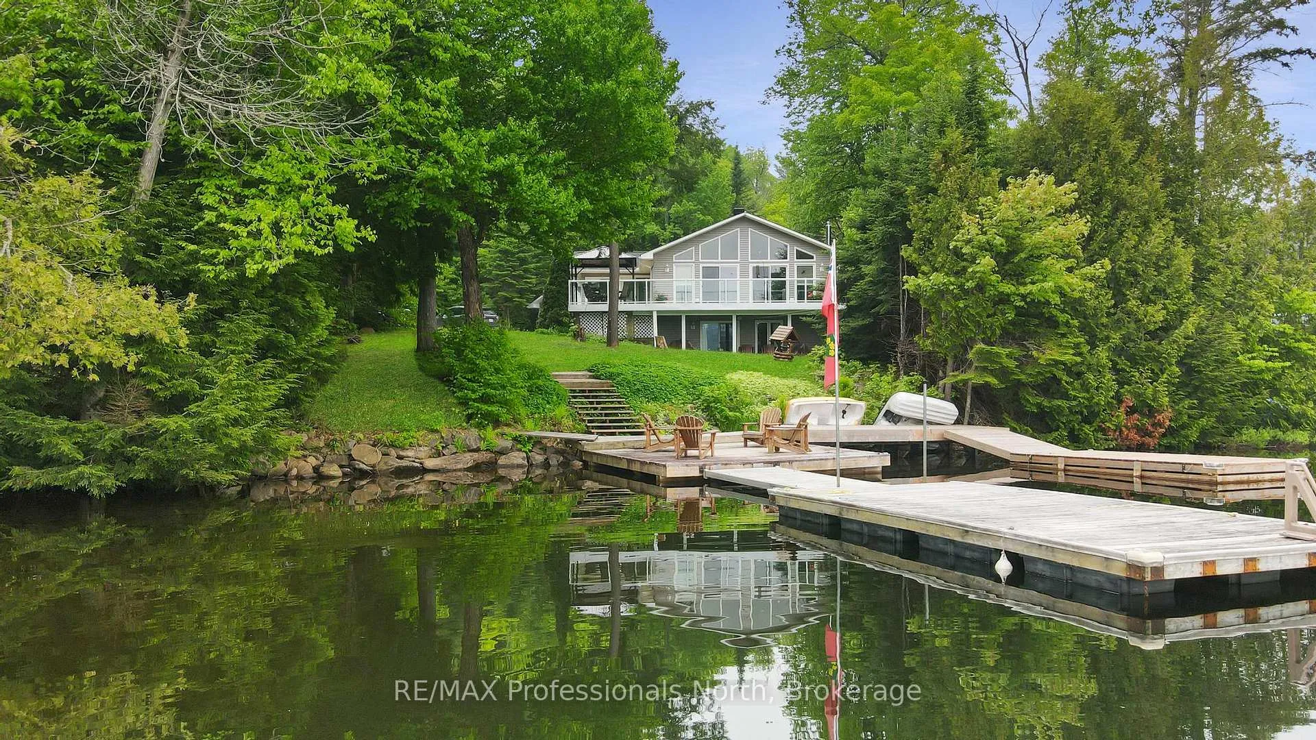 Photo 2 of 1093 Comak Crescent, Algonquin Highlands, Sherborne — HOMEH