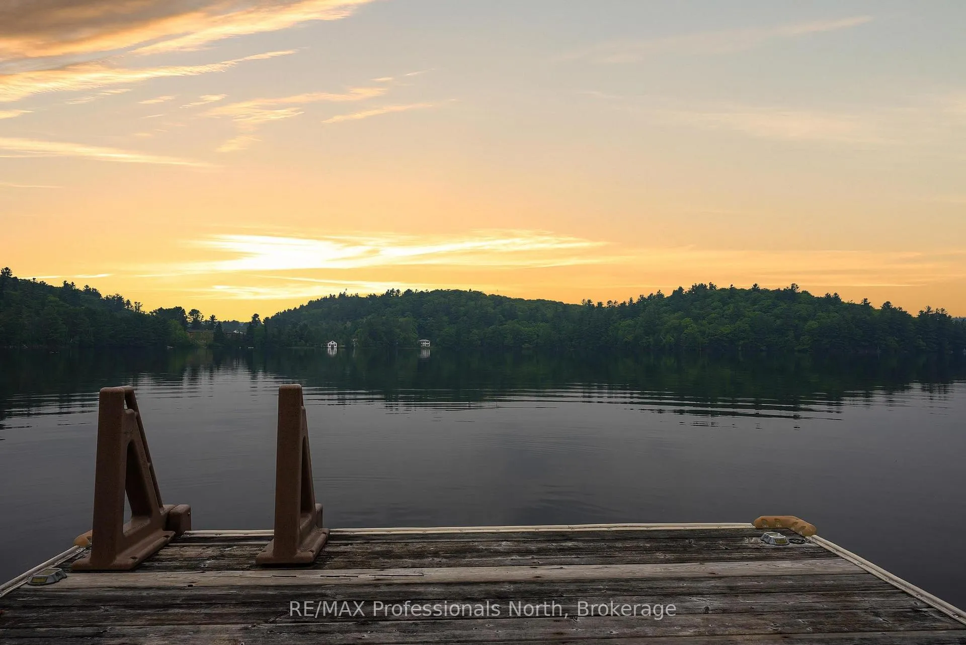 Photo 3 of 1093 Comak Crescent, Algonquin Highlands, Sherborne — HOMEH