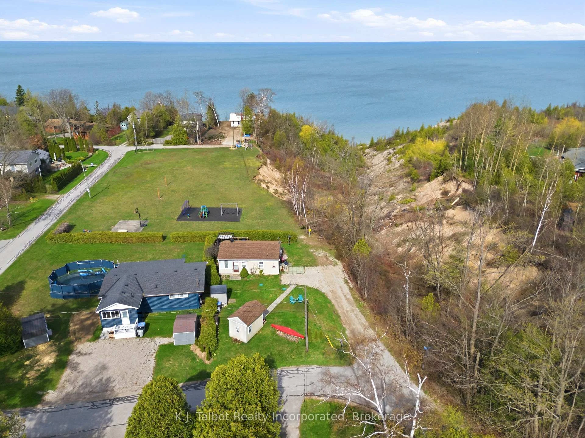 Photo 9 of 9 Ravine Park Road N, Goderich, Goderich (Town) — HOMEH