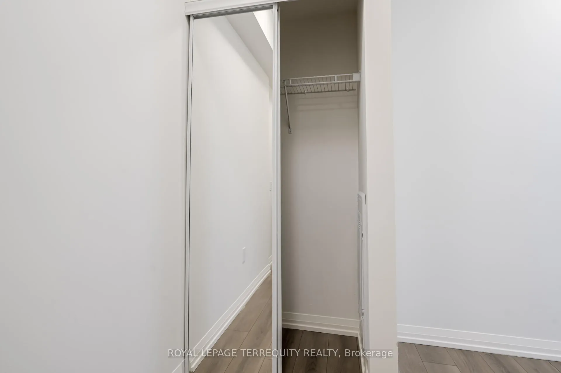 Photo 29 of Unit 811, 27 Korda Gate, Vaughan, Concord — HOMEH