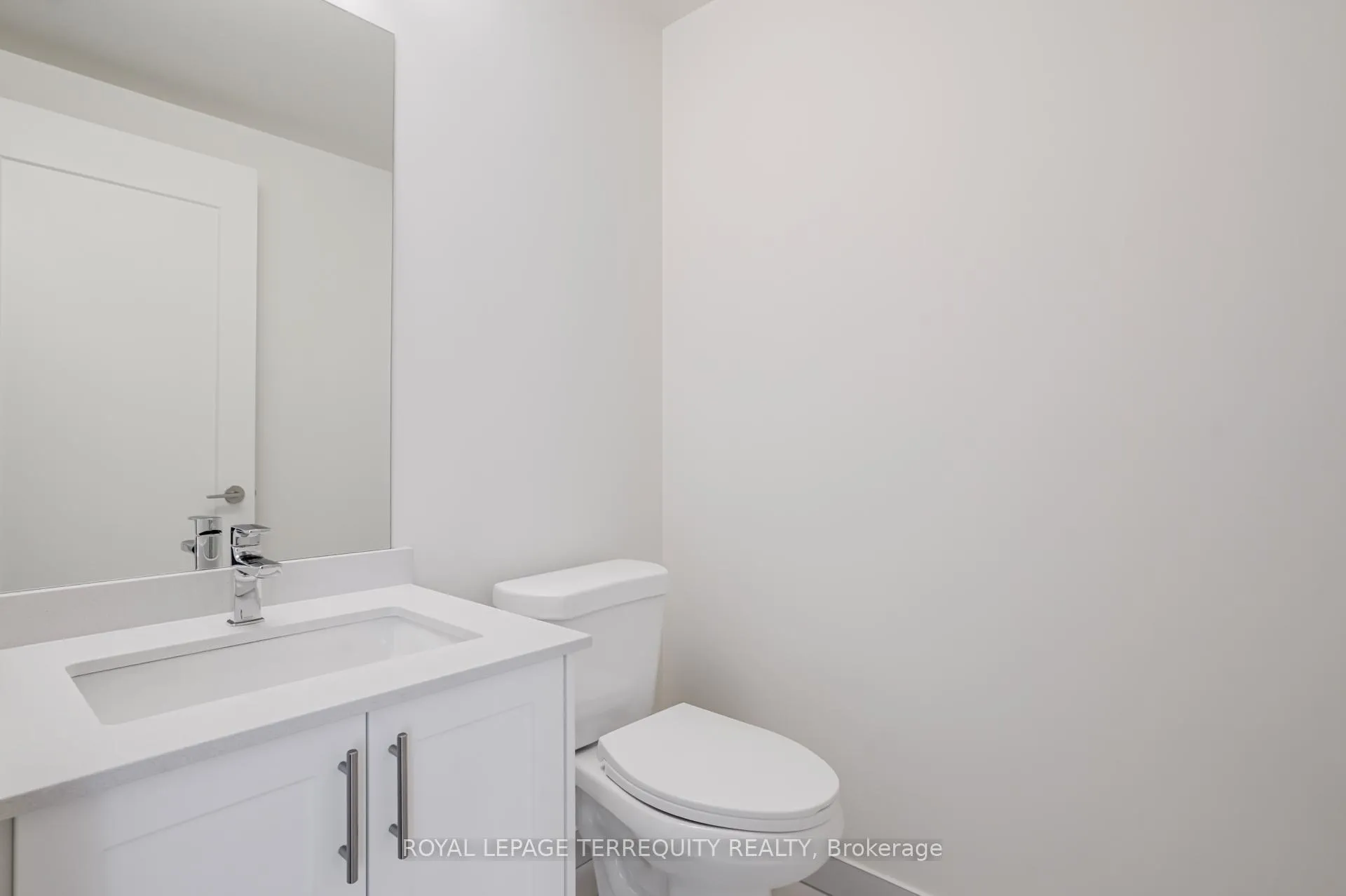 Photo 30 of Unit 811, 27 Korda Gate, Vaughan, Concord — HOMEH