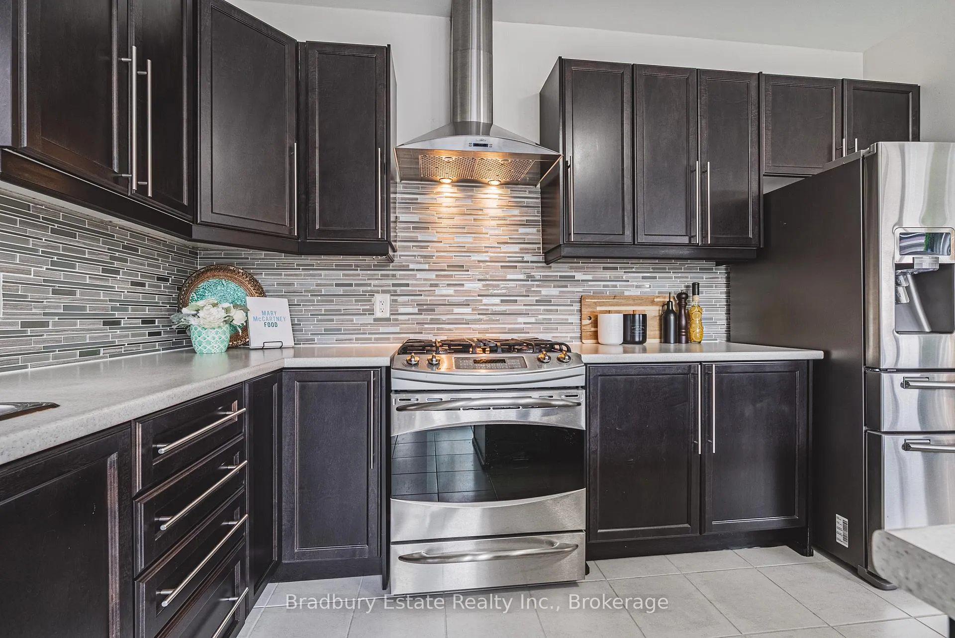 Photo 11 of 11 Weathering Heights Drive, Hamilton, Stoney Creek Mountain — HOMEH