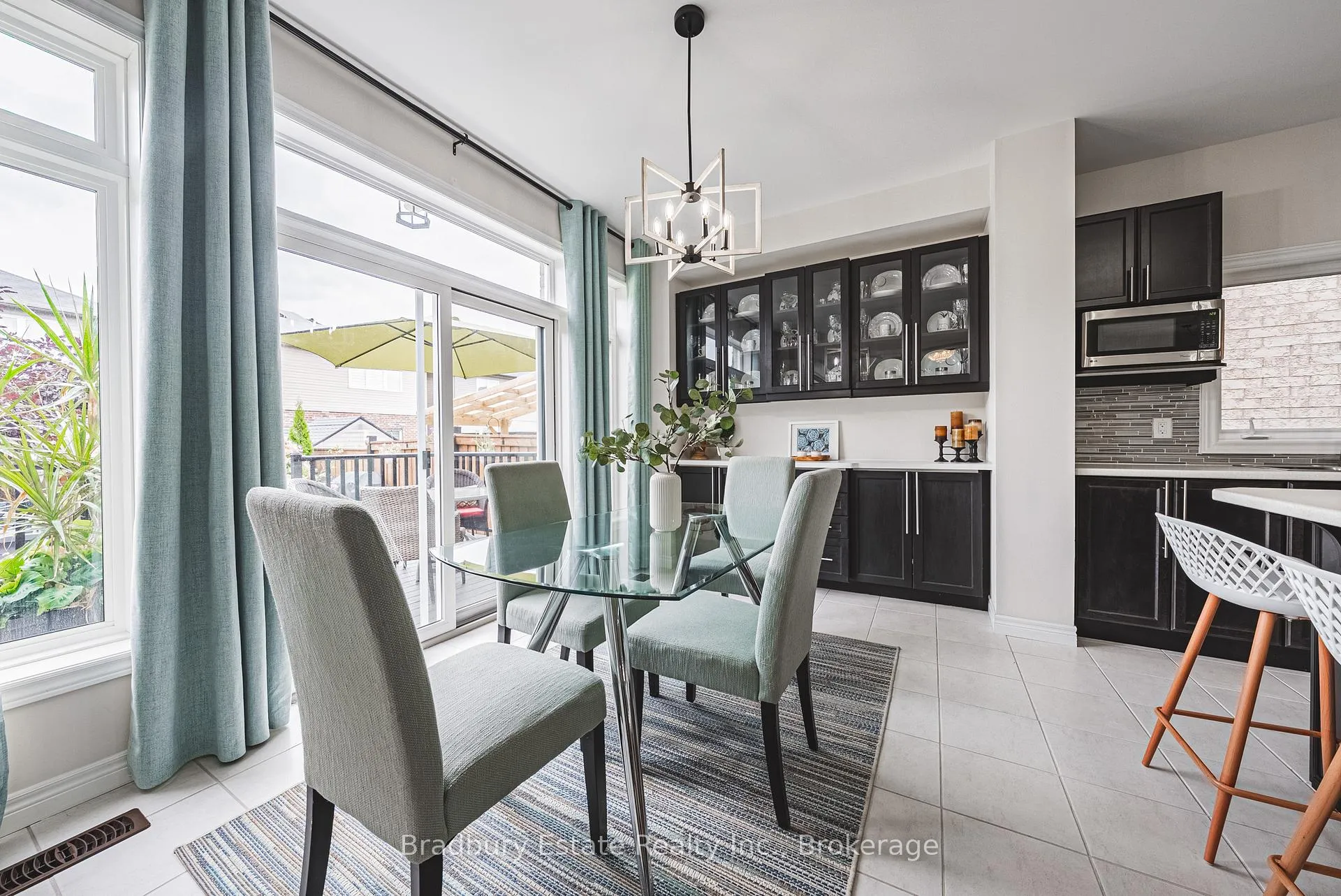 Photo 16 of 11 Weathering Heights Drive, Hamilton, Stoney Creek Mountain — HOMEH