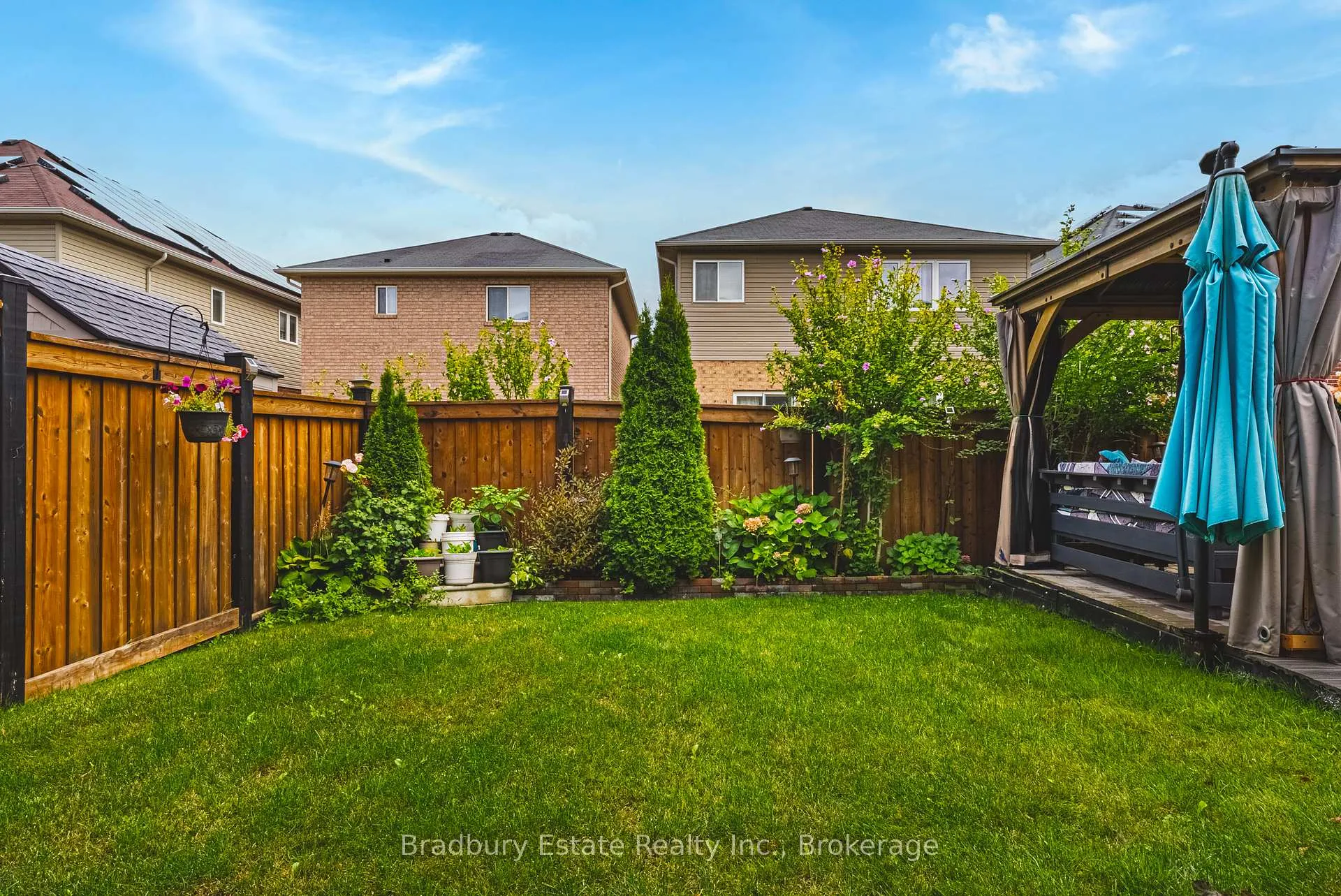 Photo 43 of 11 Weathering Heights Drive, Hamilton, Stoney Creek Mountain — HOMEH