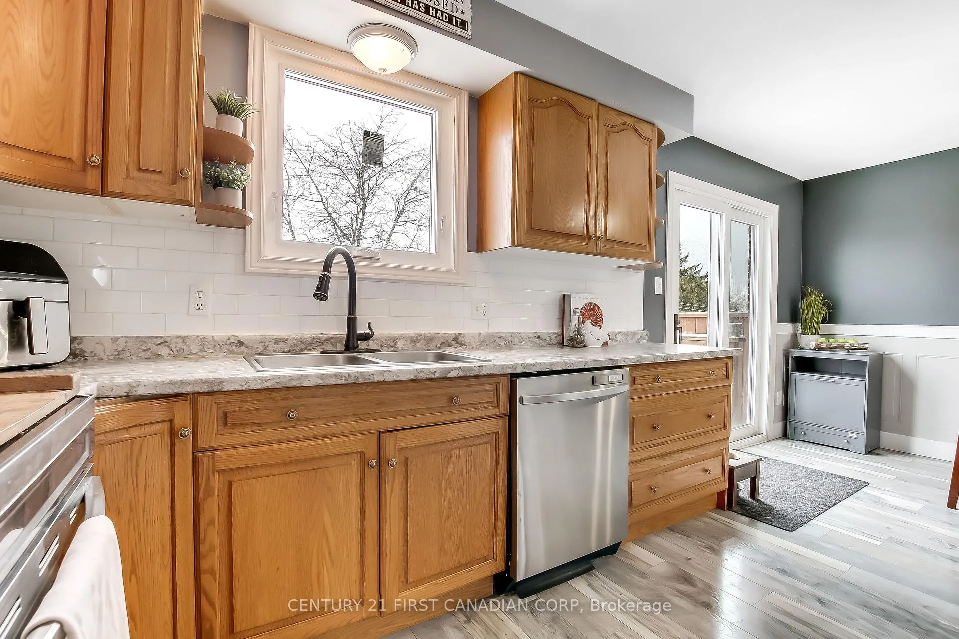 Photo 4 of 111B Symes Street, Southwest Middlesex, Glencoe — HOMEH