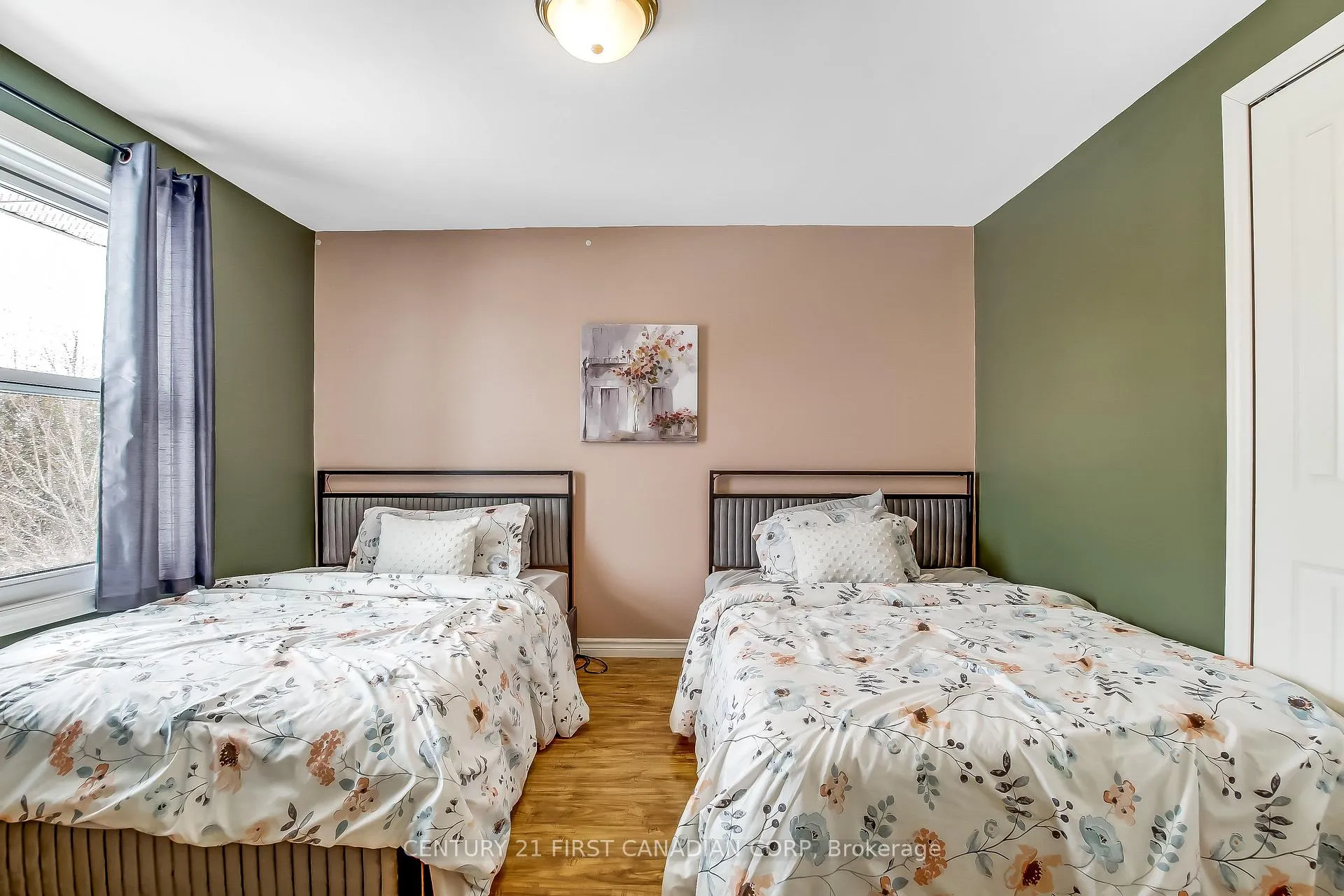 Photo 10 of 111B Symes Street, Southwest Middlesex, Glencoe — HOMEH