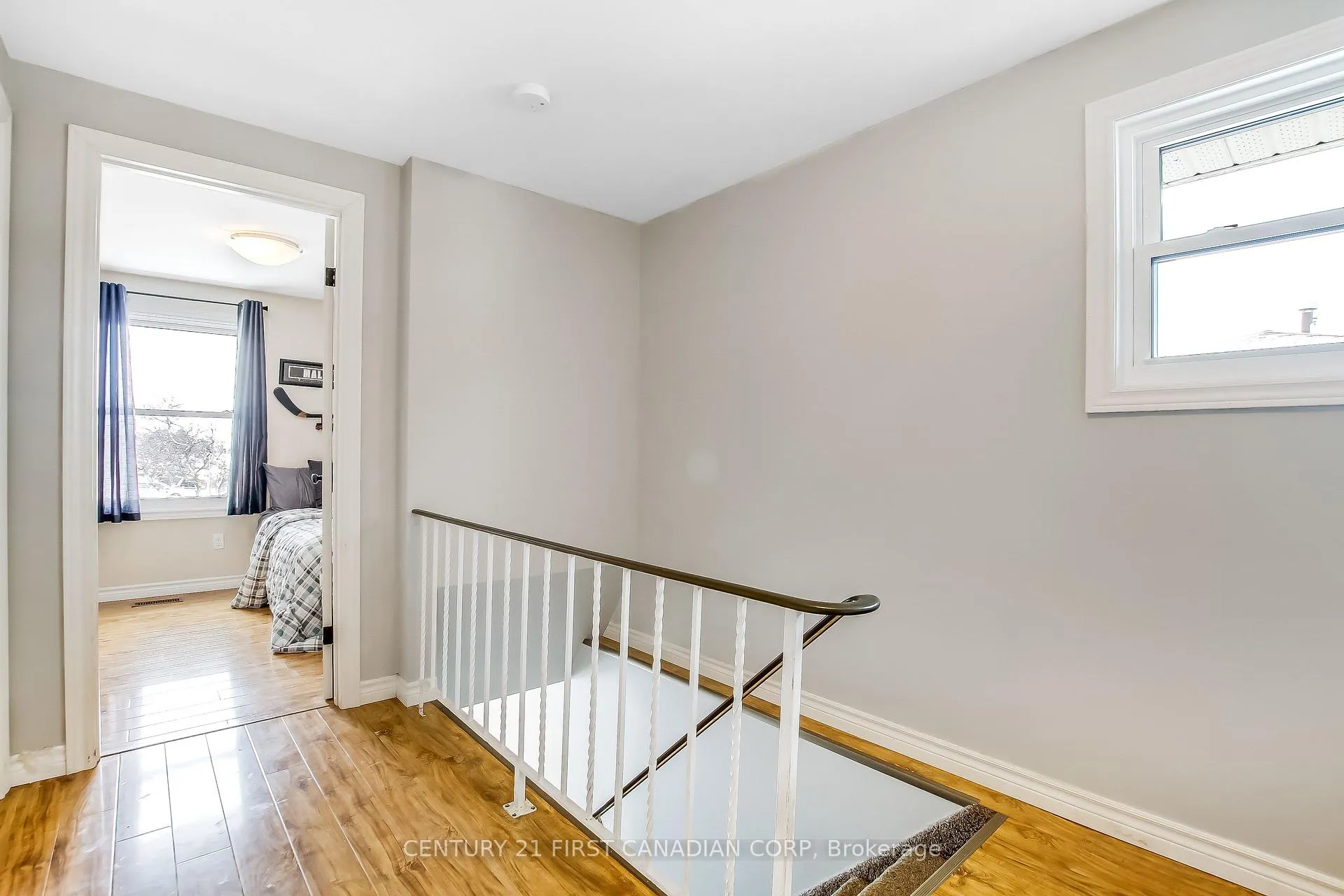 Photo 13 of 111B Symes Street, Southwest Middlesex, Glencoe — HOMEH