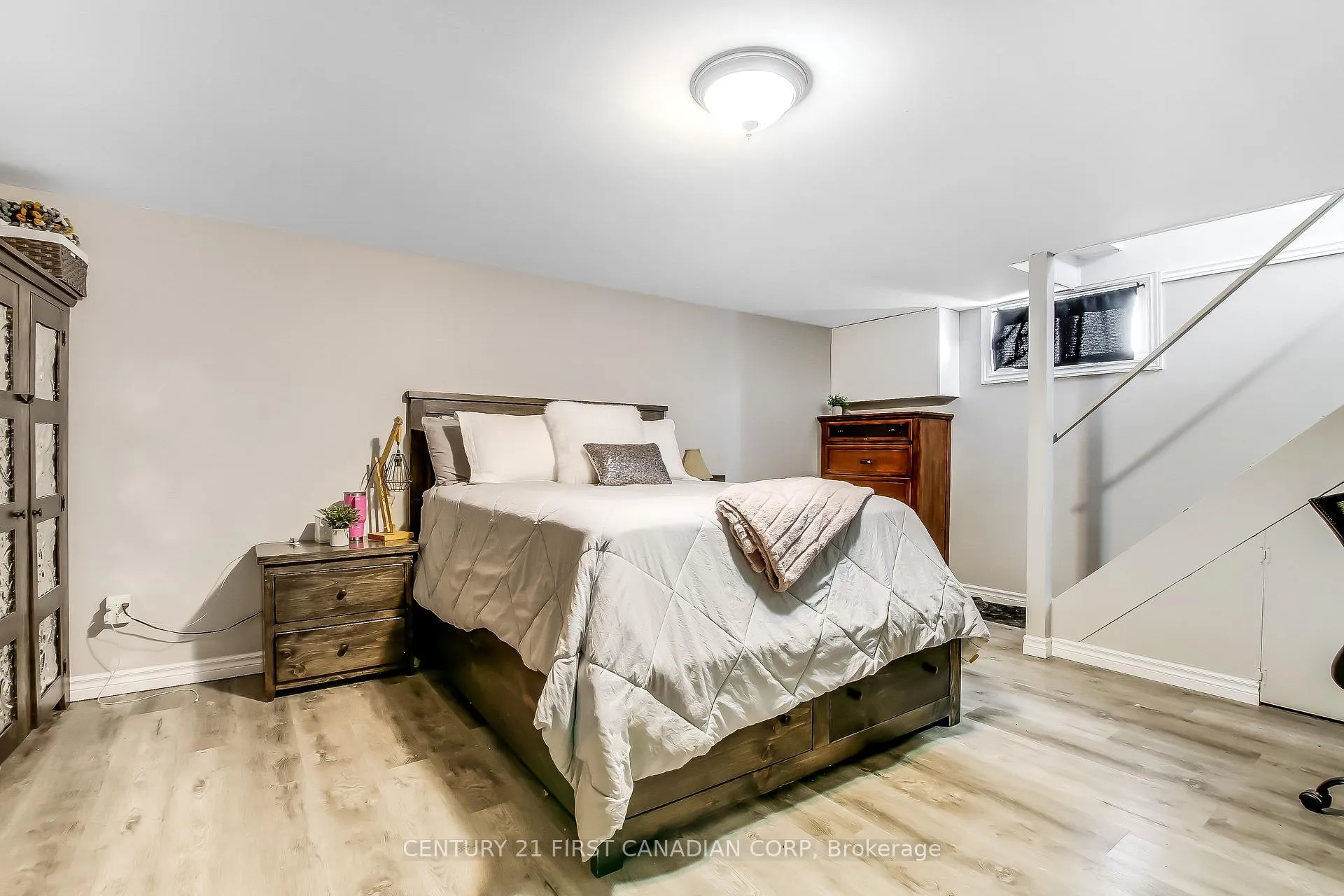 Photo 14 of 111B Symes Street, Southwest Middlesex, Glencoe — HOMEH