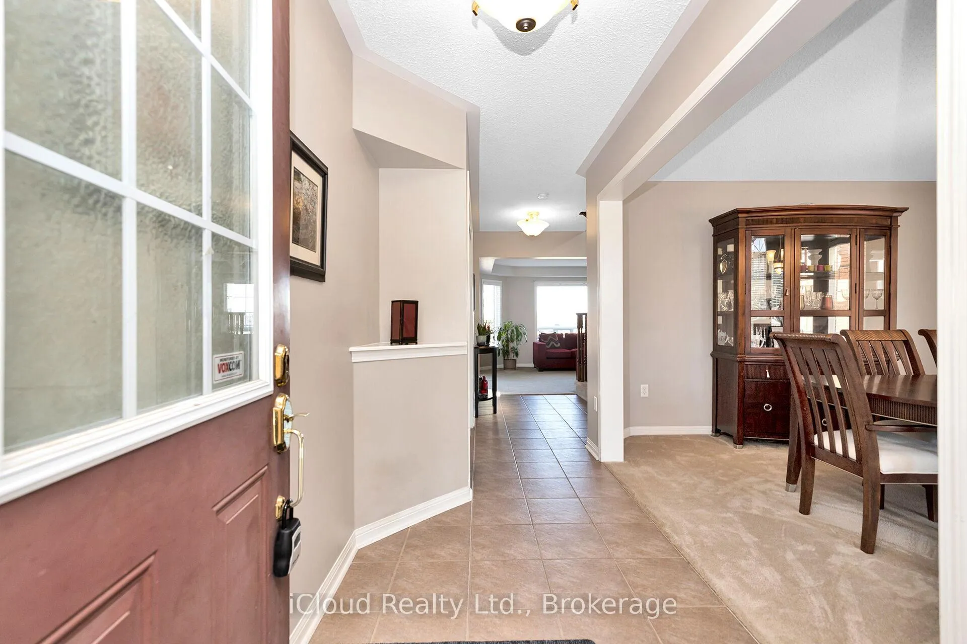 Photo 5 of 11 Bonavista Drive, Brampton, Credit Valley — HOMEH