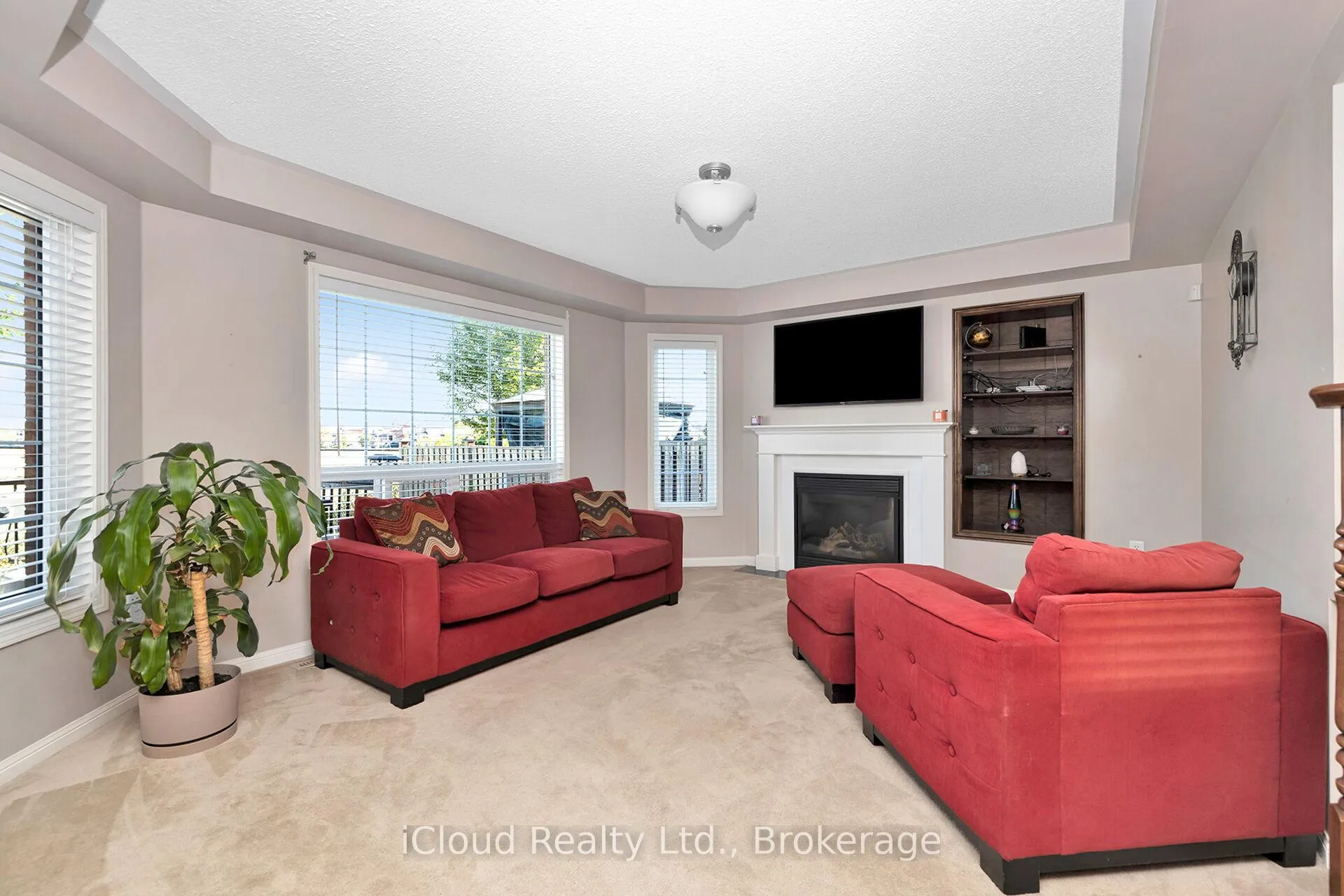 Photo 10 of 11 Bonavista Drive, Brampton, Credit Valley — HOMEH