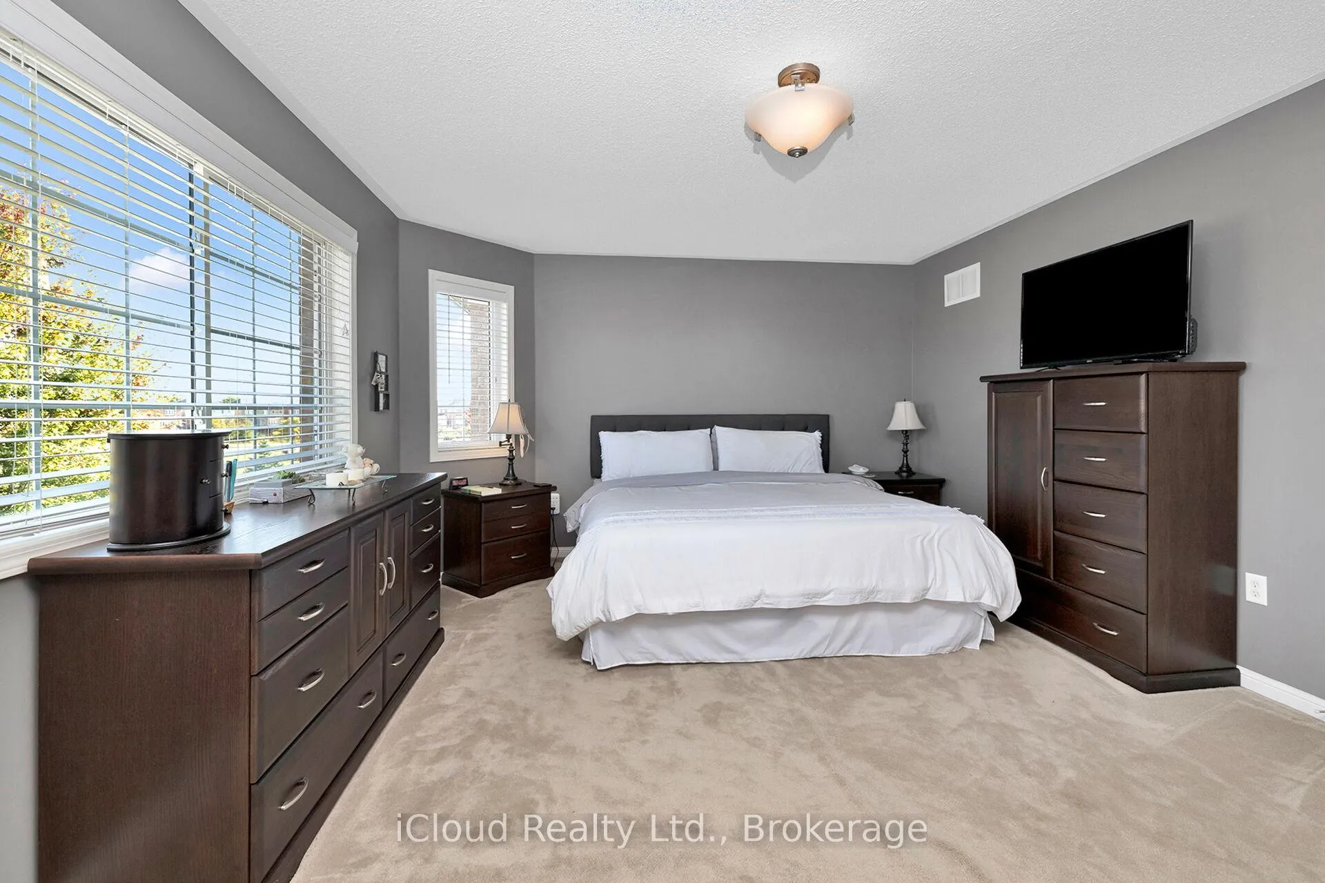 Photo 26 of 11 Bonavista Drive, Brampton, Credit Valley — HOMEH