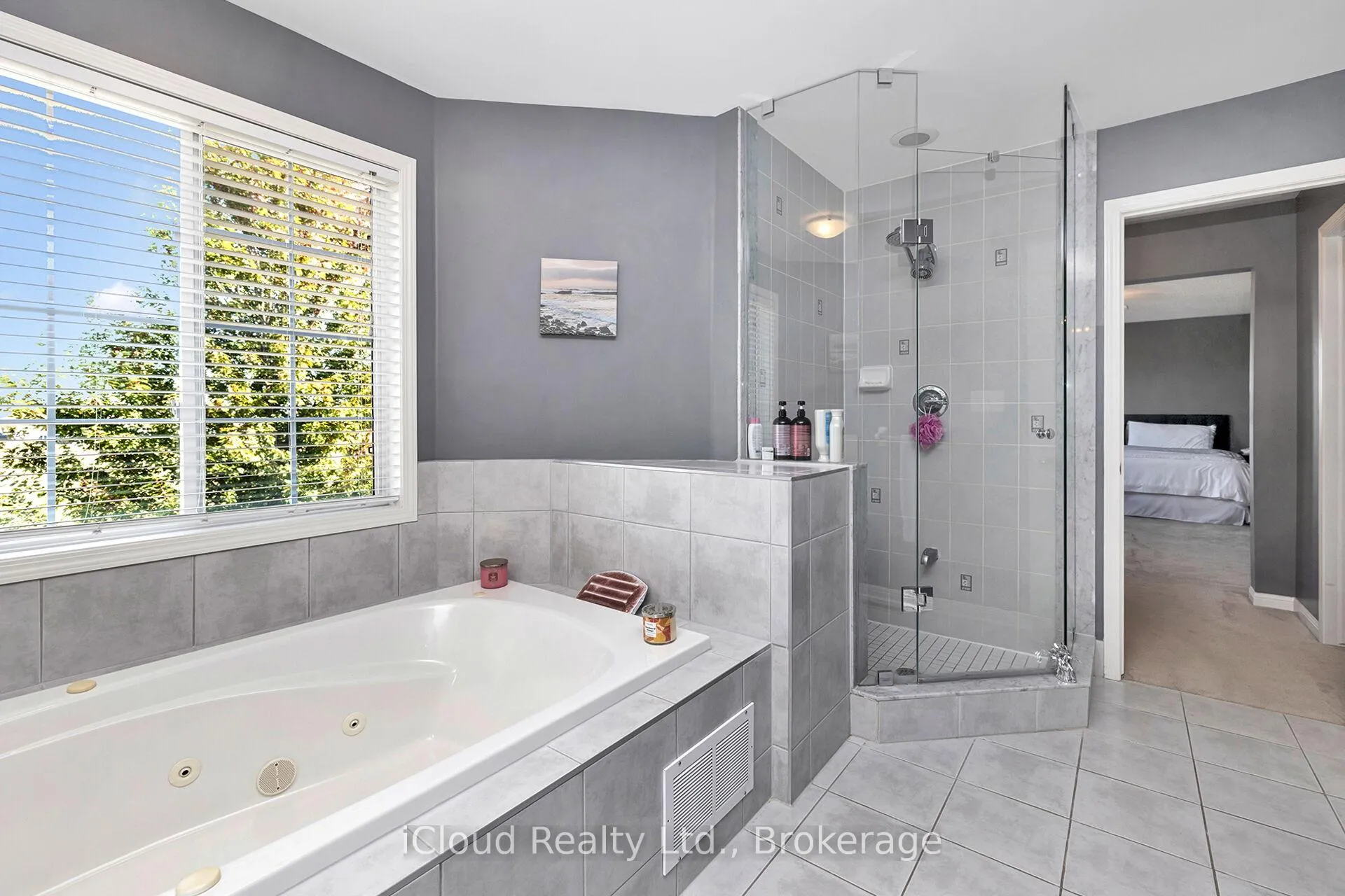 Photo 29 of 11 Bonavista Drive, Brampton, Credit Valley — HOMEH