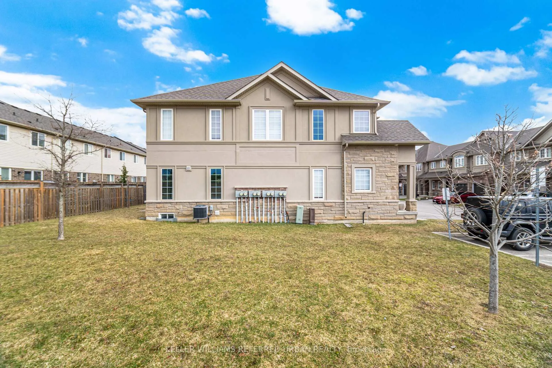 Photo 3 of Unit 8, 21 Madonna Drive, Hamilton, Carpenter — HOMEH