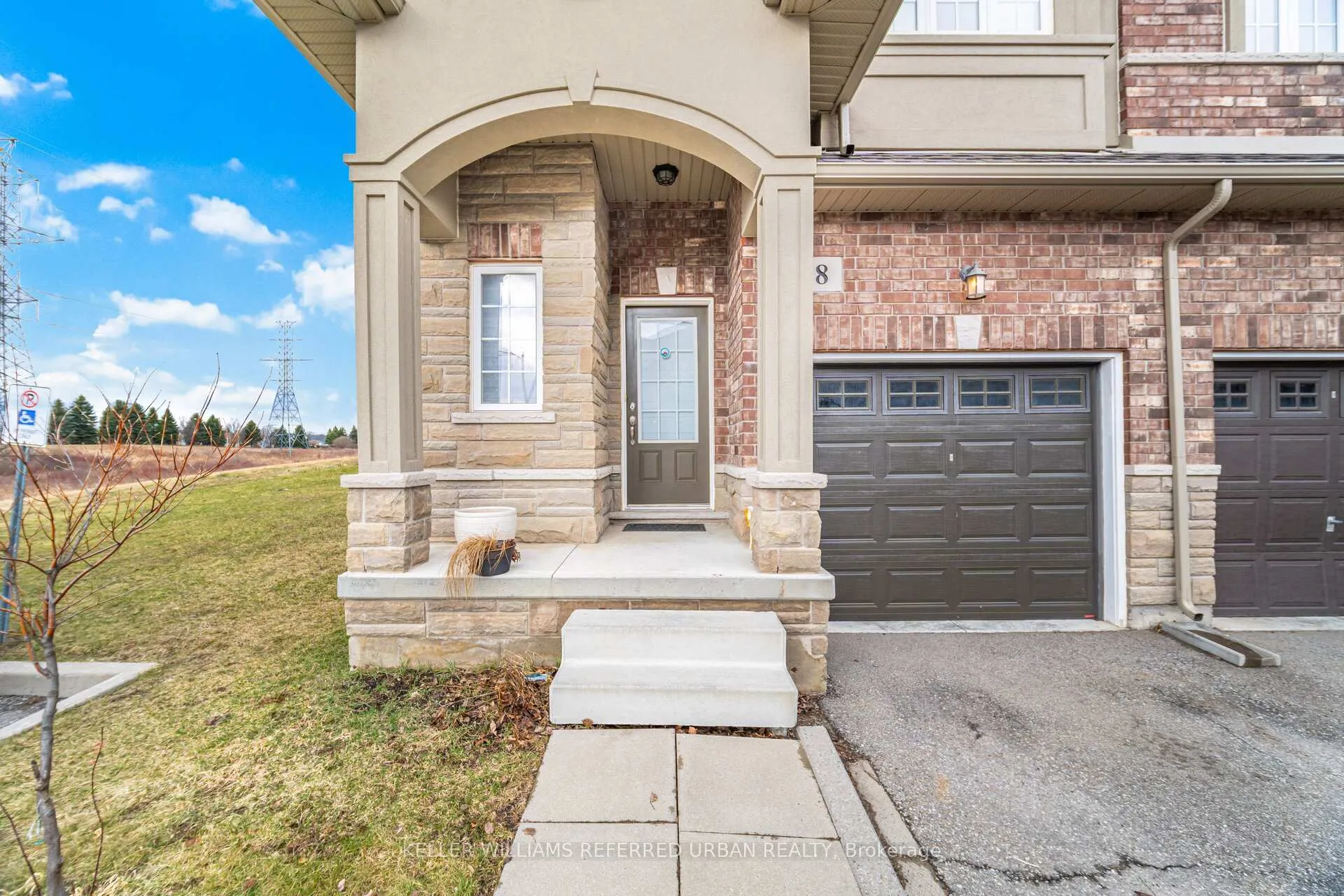 Photo 4 of Unit 8, 21 Madonna Drive, Hamilton, Carpenter — HOMEH