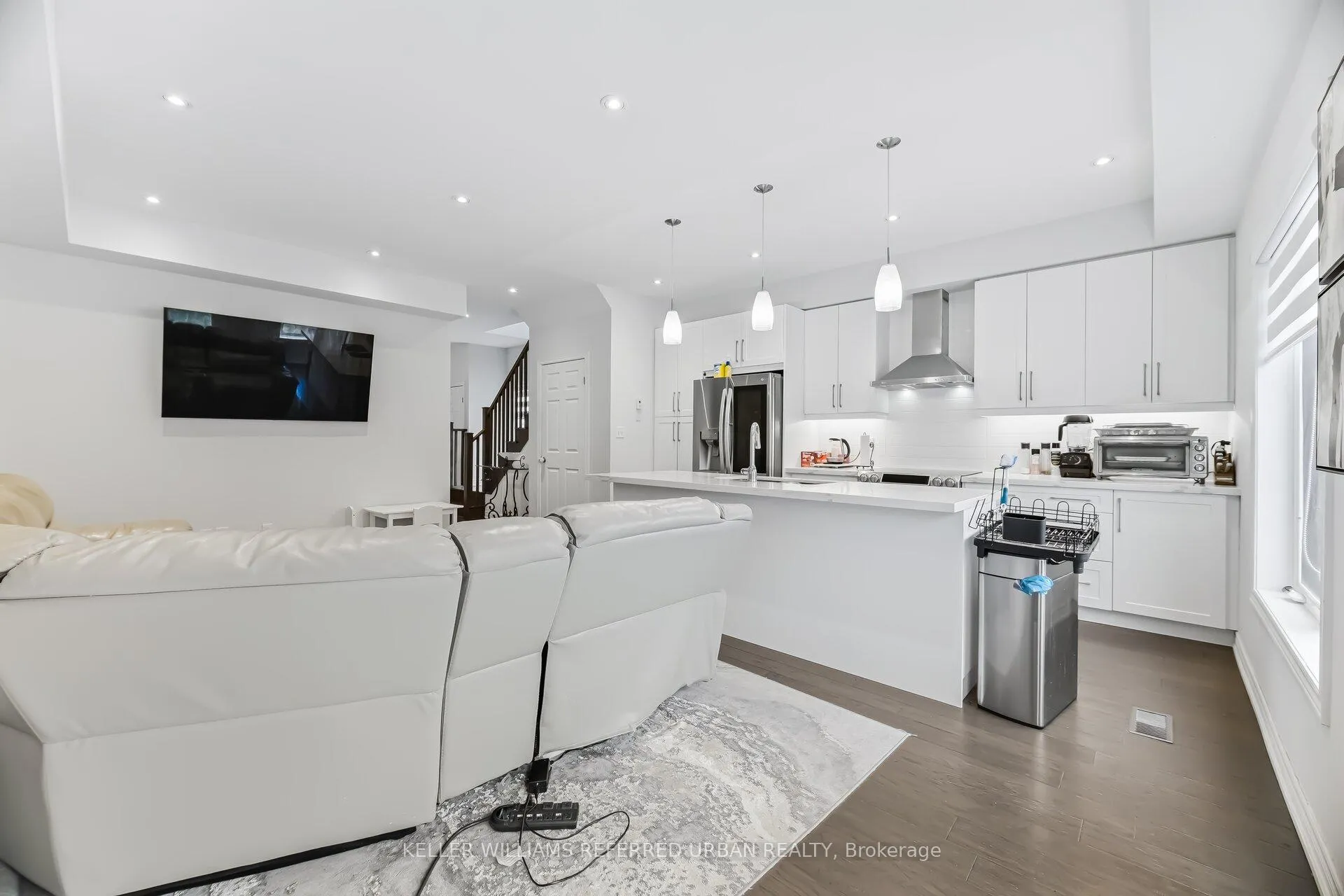 Photo 11 of Unit 8, 21 Madonna Drive, Hamilton, Carpenter — HOMEH
