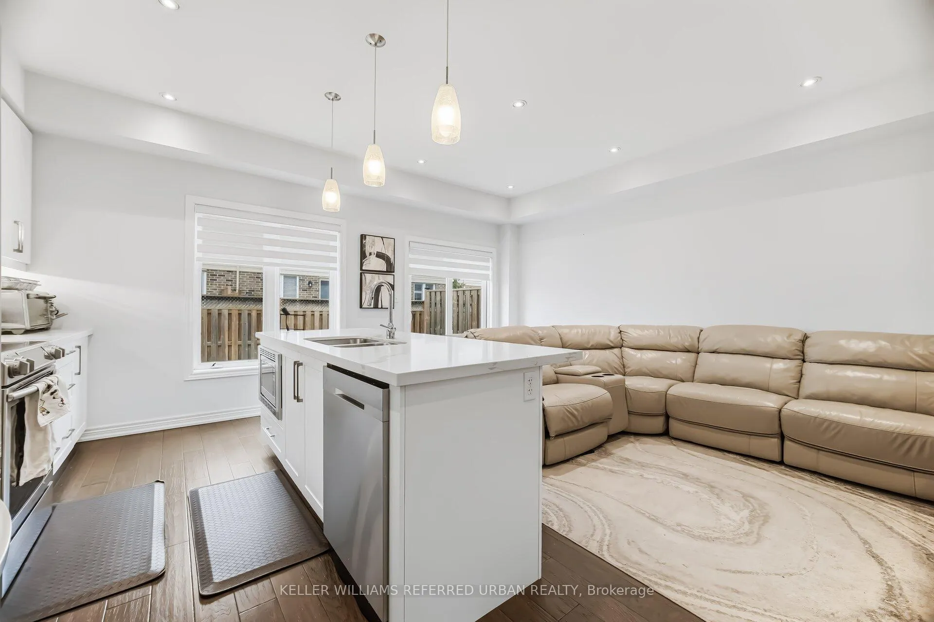 Photo 12 of Unit 8, 21 Madonna Drive, Hamilton, Carpenter — HOMEH