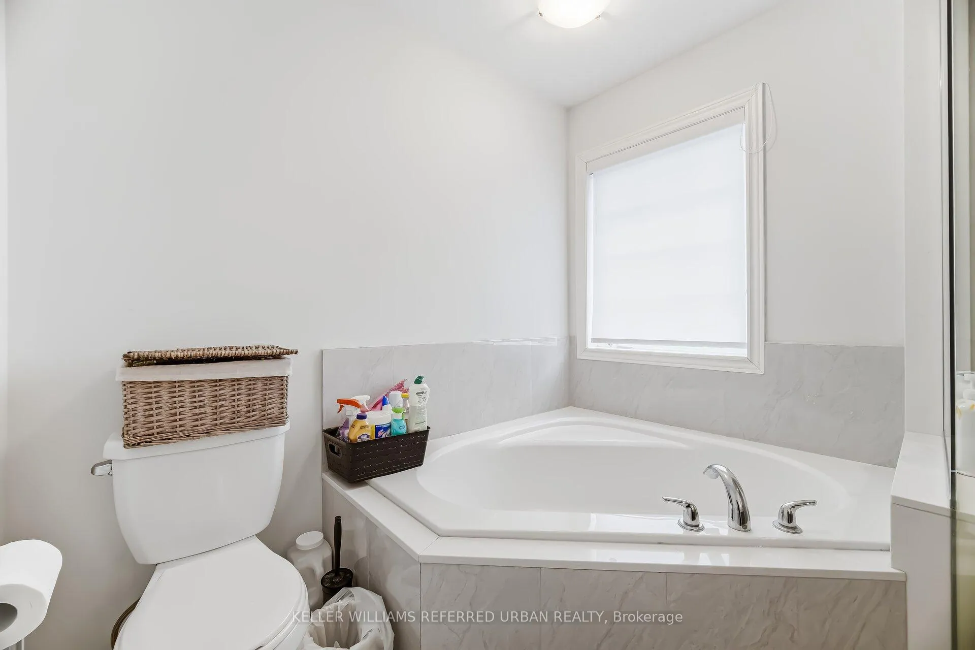 Photo 25 of Unit 8, 21 Madonna Drive, Hamilton, Carpenter — HOMEH