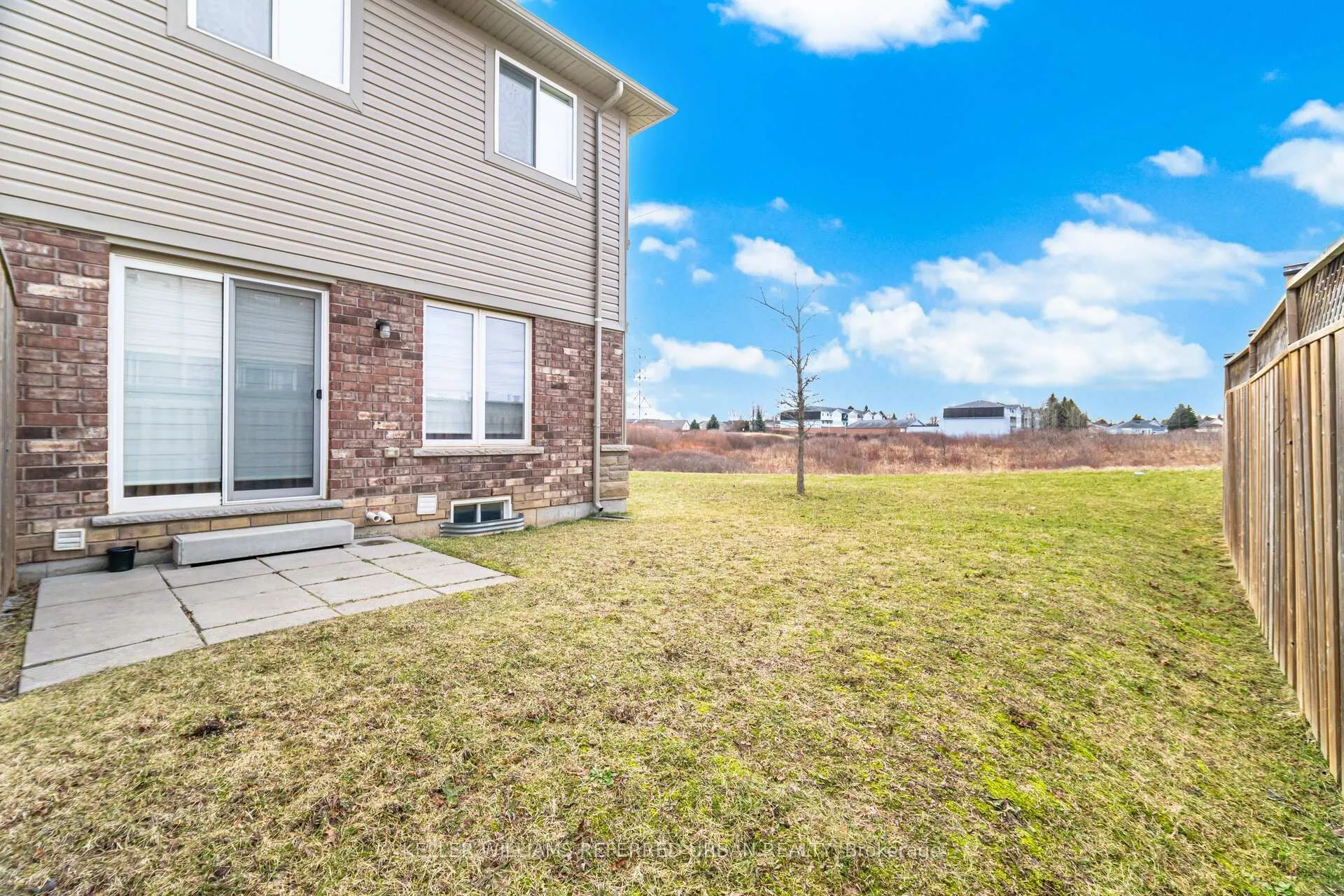 Photo 32 of Unit 8, 21 Madonna Drive, Hamilton, Carpenter — HOMEH