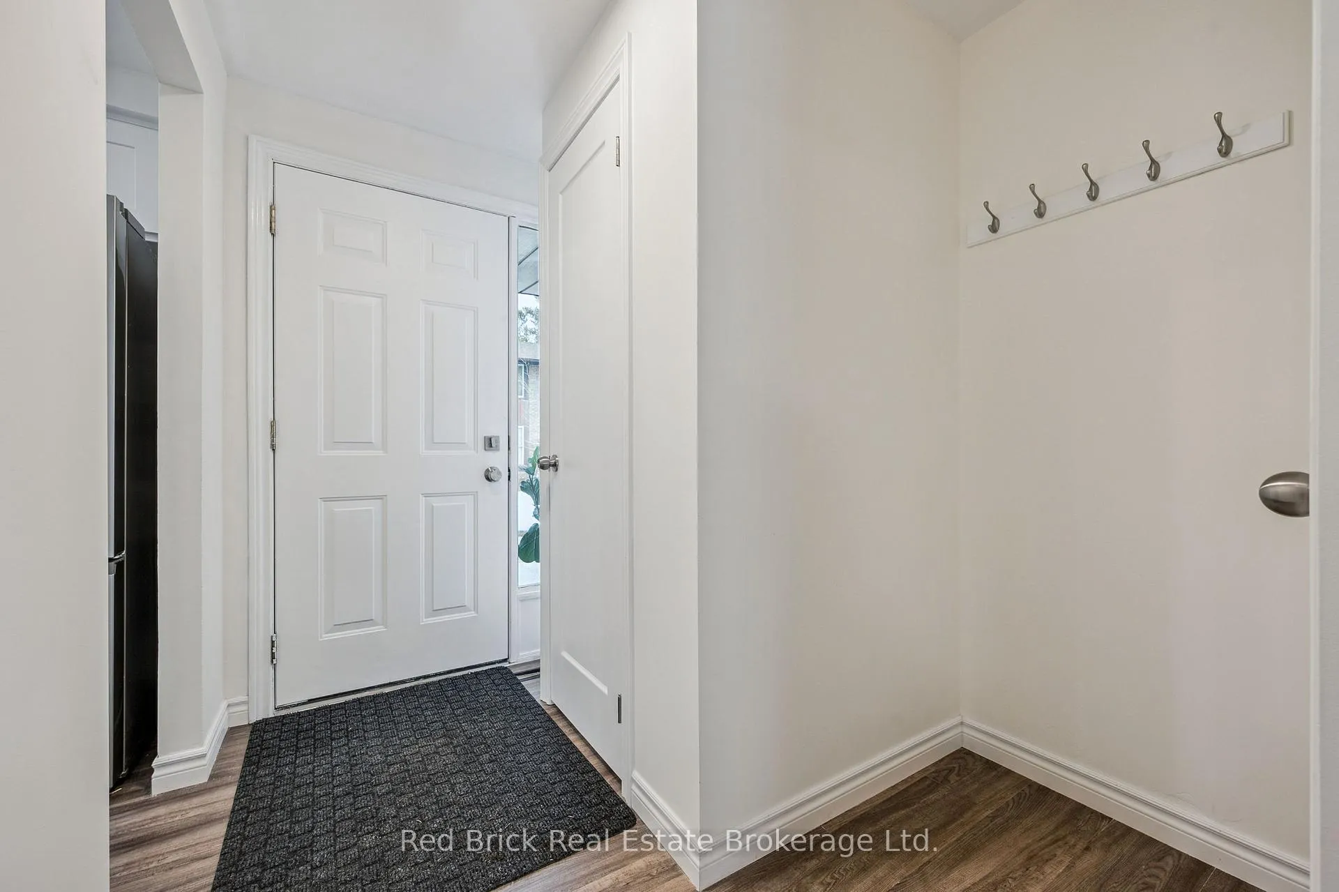 Photo 3 of Unit 61, 539 Willow Road, Guelph, Willow West/Sugarbush/West Acres — HOMEH